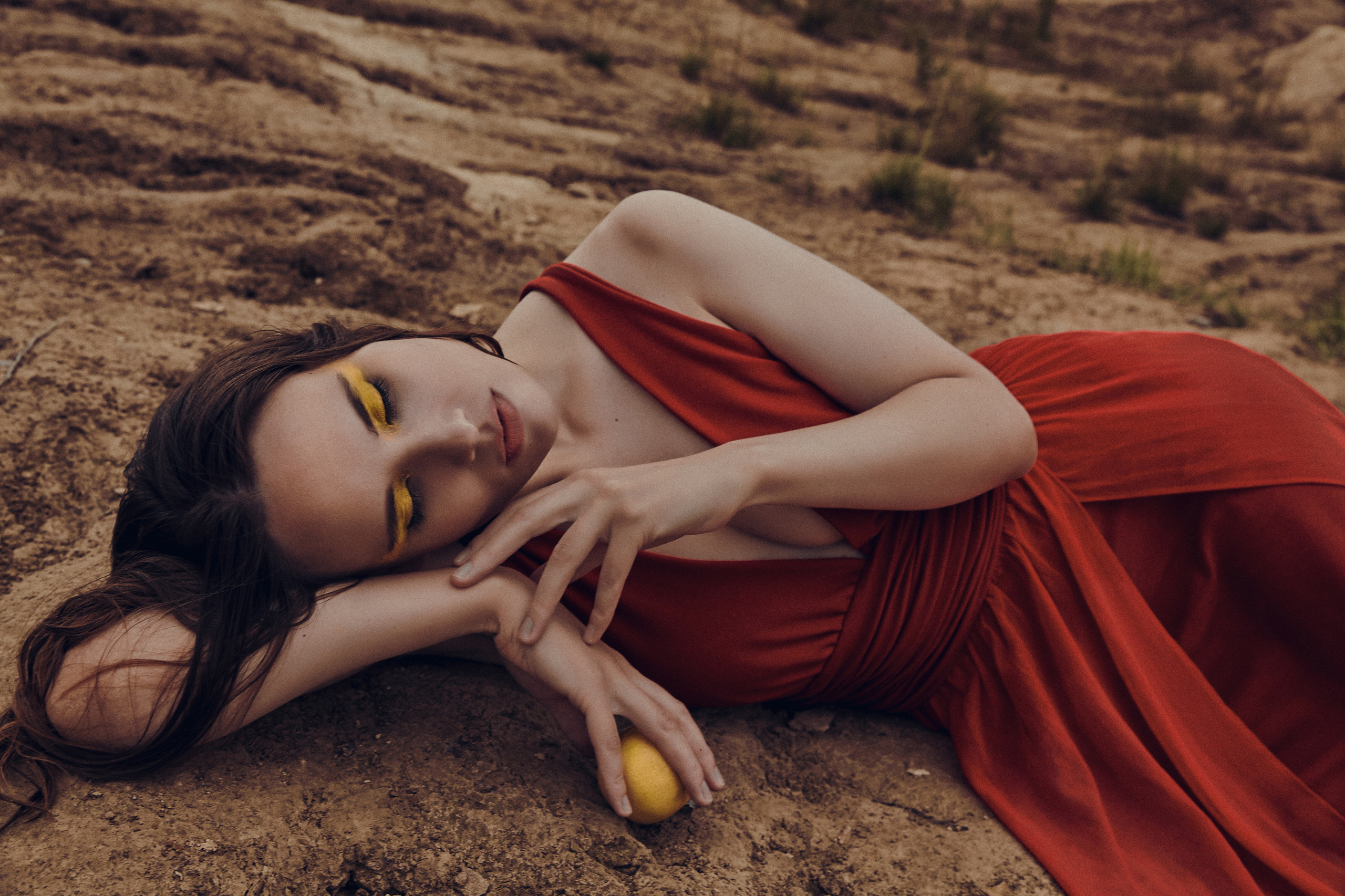 Fashion съемка в воде с лимонам. Рекламный фотограф Санкт-Петербург Катерина Мишкель