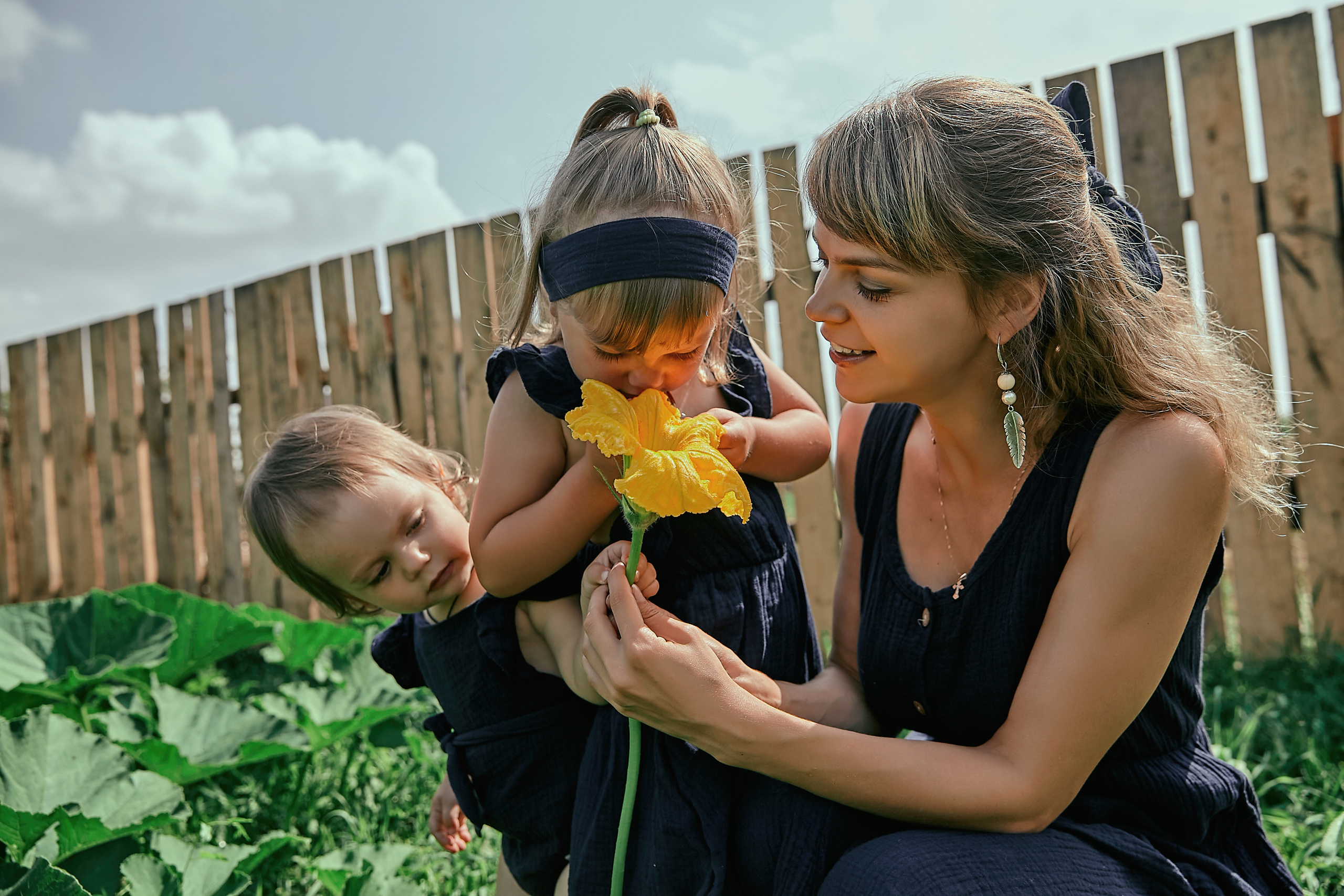 Летняя семейная фотосессия у пруда. Рекламный фотограф Санкт-Петербург Катерина Мишкель