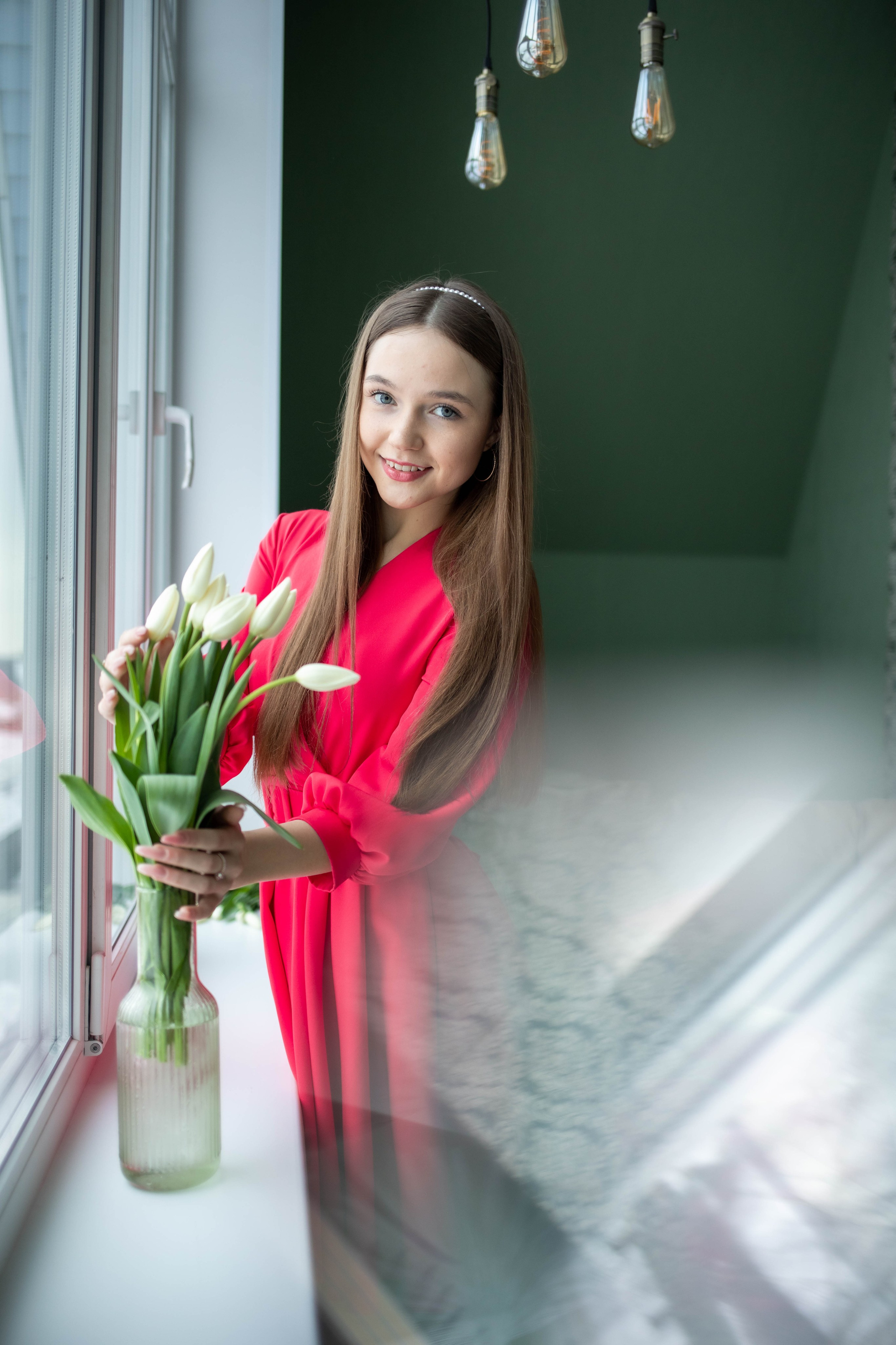 Девушка и цветы