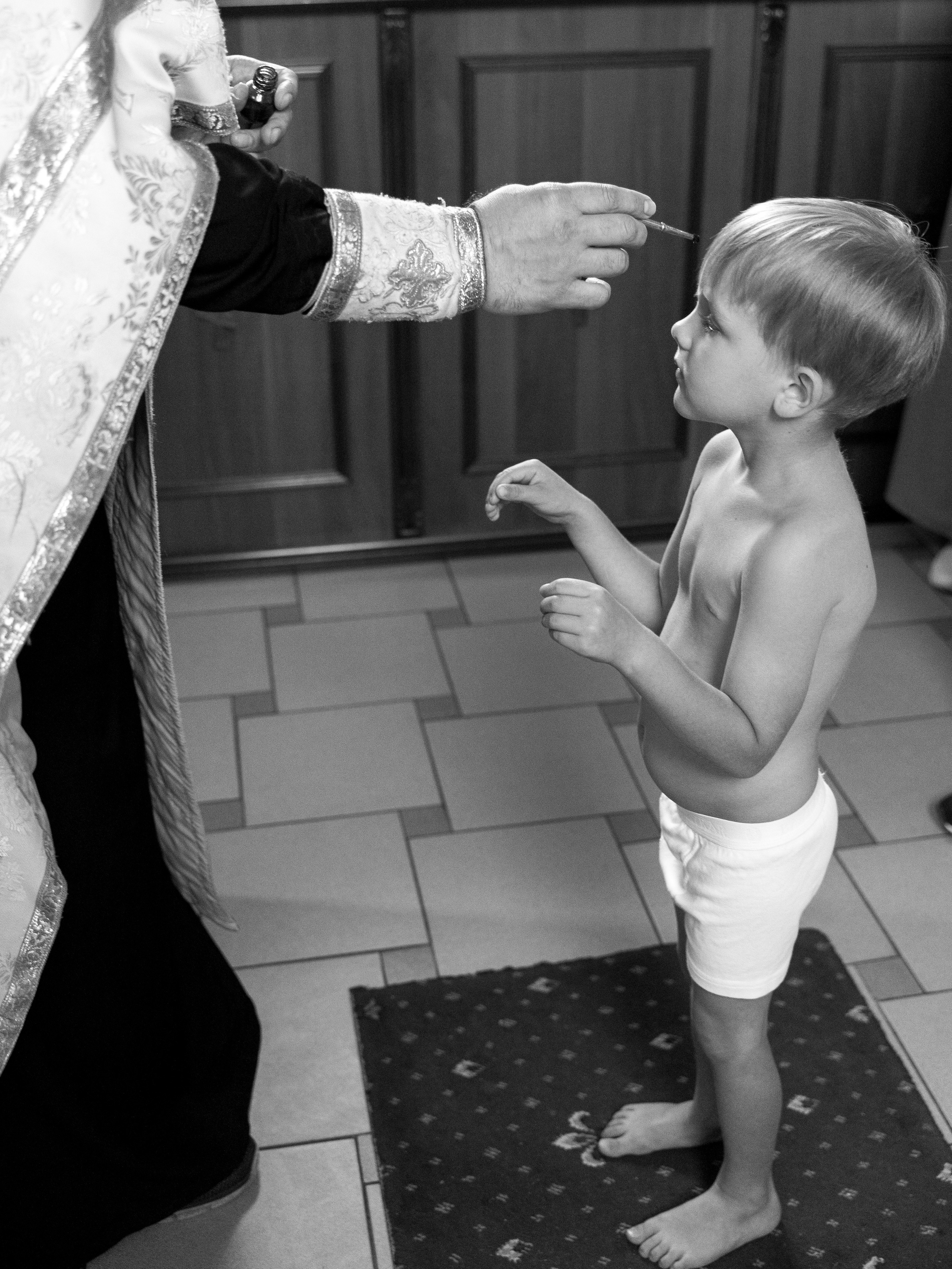 Таинство Крещения в Церкви Святого Пророка Ильи. Фотосъемка Крещения. Фотограф на Крещение. Таинство Крещения в Москве. Крещение в г. Видное, г. Домодедово.