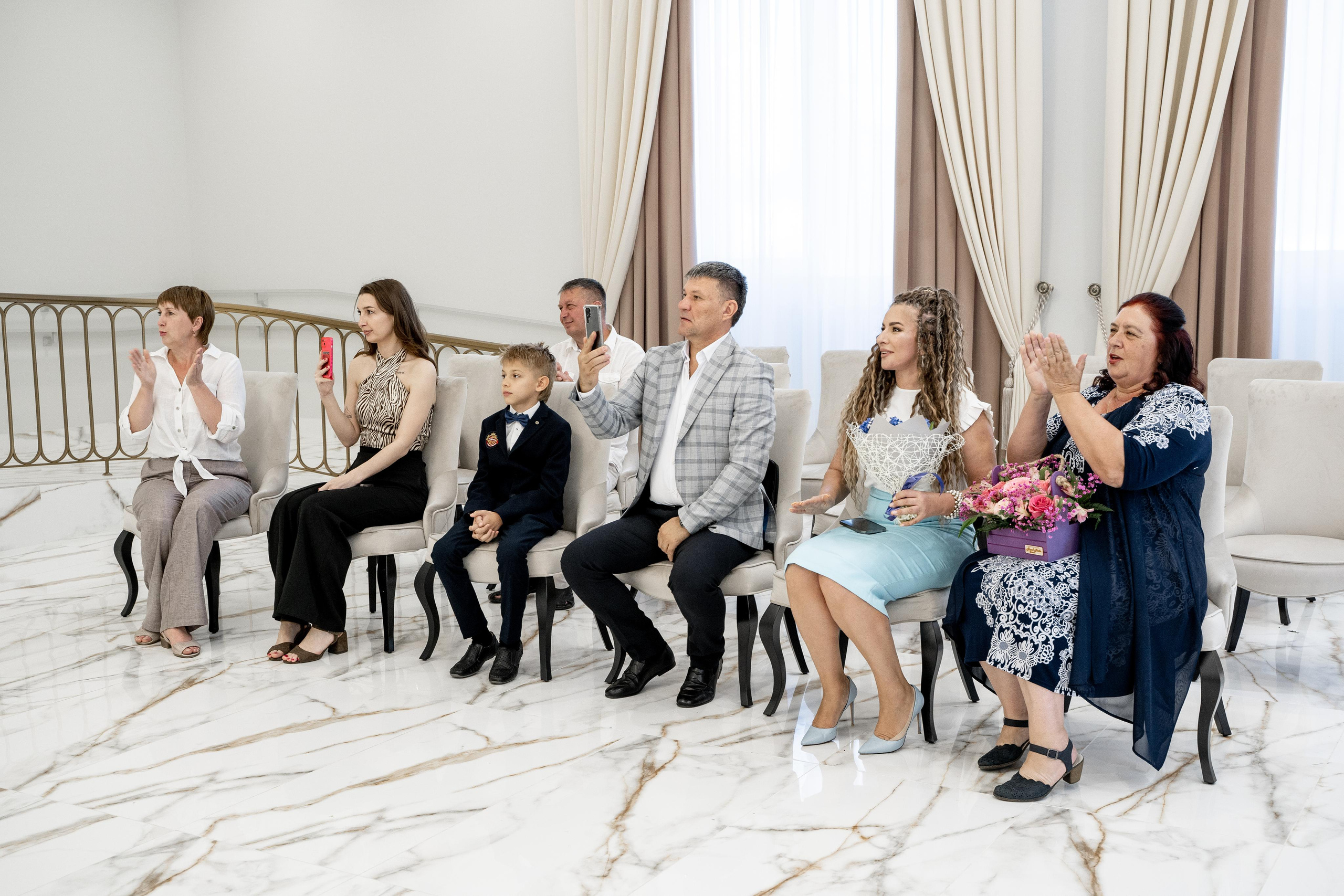 Регистрация брака, роспись во дворце бракосочетания Шипиловский.  Шипиловский ЗАГС. Свадьба , свадебная фотосессия в Москве, свадебная фотосессия Видное, Бутово, Домодедово. Свадебный и семейный фотограф Видное. Видновский ЗАГС. Свадебная прогулка в Царицыно. Фотограф на свадьбу. Свадебная фотосессия в кабриолете.