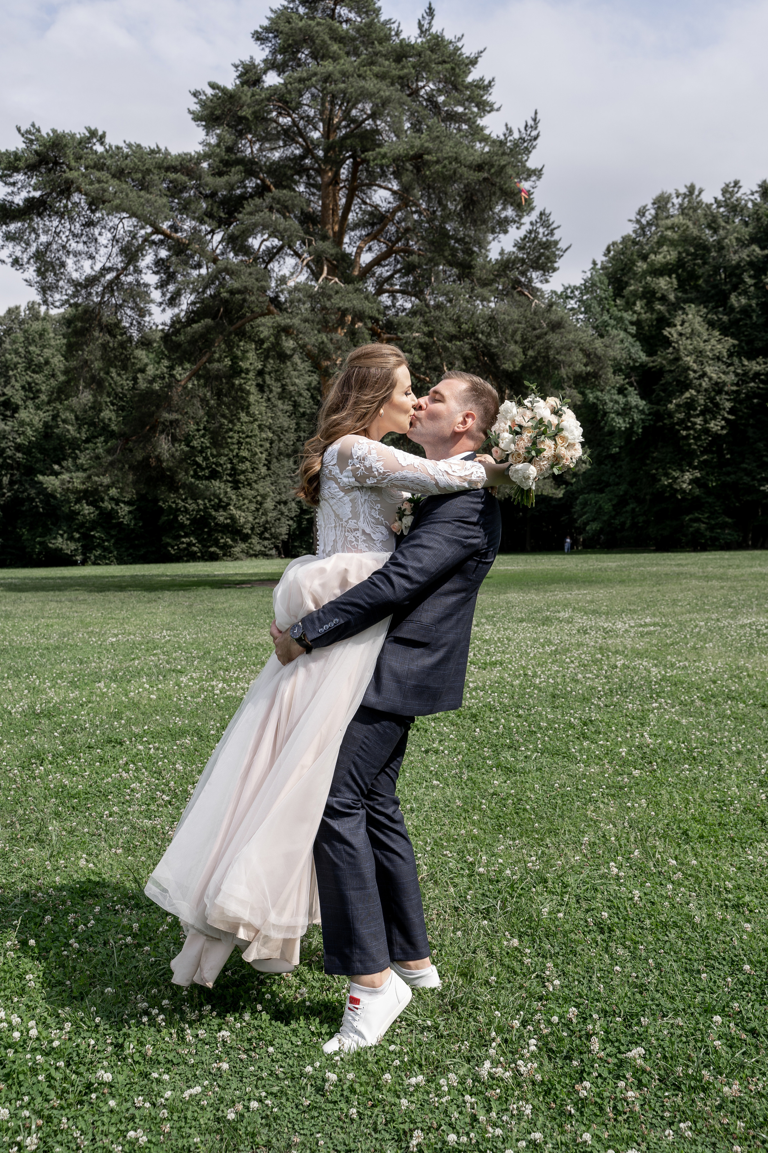 Регистрация брака, роспись во дворце бракосочетания Видное.  Видновский ЗАГС. Свадьба , свадебная фотосессия в Москве, свадебная фотосессия Видное, Бутово, Домодедово. Свадебный и семейный фотограф Видное. ЗАГС Видное. Грибоедовский ЗАГС. Свадебная прогулка в Царицыно. Фотограф на свадьбу. Свадебная прогулка в Москве.