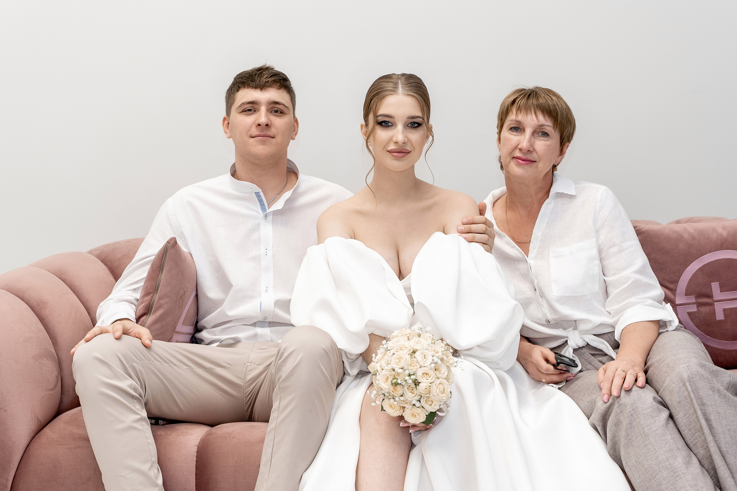 Регистрация брака, роспись во дворце бракосочетания Шипиловский.  Шипиловский ЗАГС. Свадьба , свадебная фотосессия в Москве, свадебная фотосессия Видное, Бутово, Домодедово. Свадебный и семейный фотограф Видное. Видновский ЗАГС. Свадебная прогулка в Царицыно. Фотограф на свадьбу. Свадебная фотосессия в кабриолете.