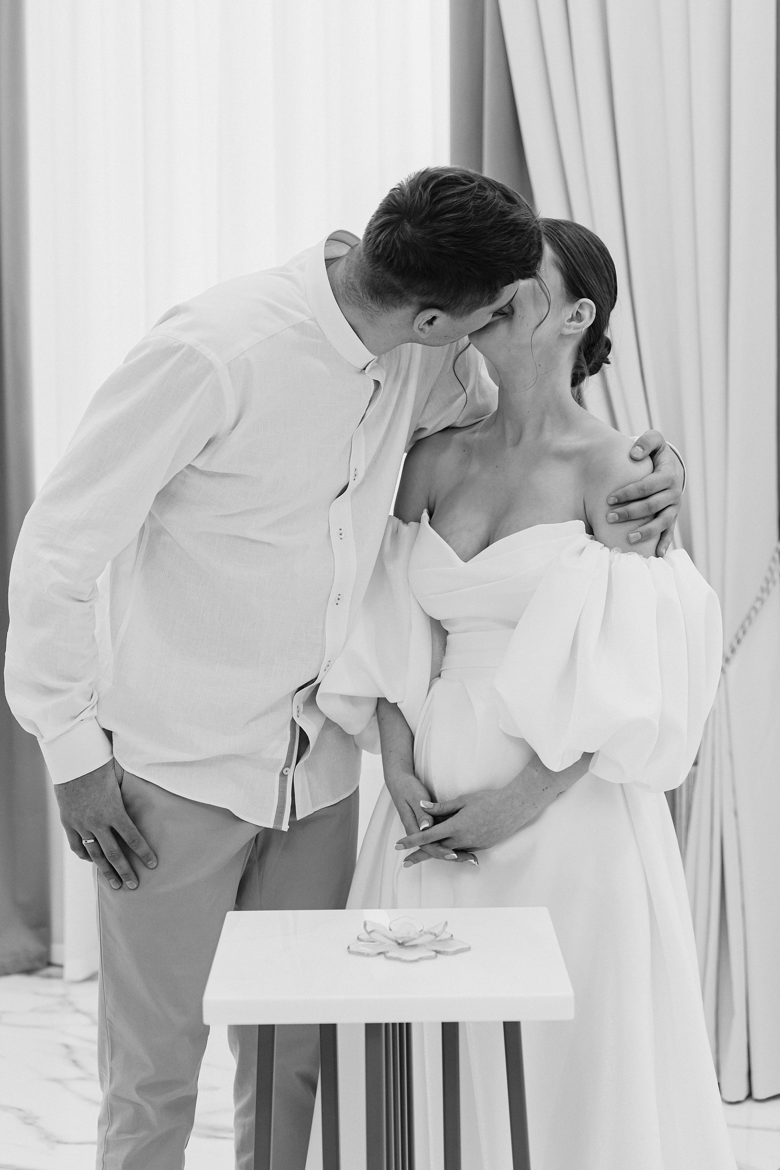 Регистрация брака, роспись во дворце бракосочетания Шипиловский.  Шипиловский ЗАГС. Свадьба , свадебная фотосессия в Москве, свадебная фотосессия Видное, Бутово, Домодедово. Свадебный и семейный фотограф Видное. Видновский ЗАГС. Свадебная прогулка в Царицыно. Фотограф на свадьбу. Свадебная фотосессия в кабриолете.