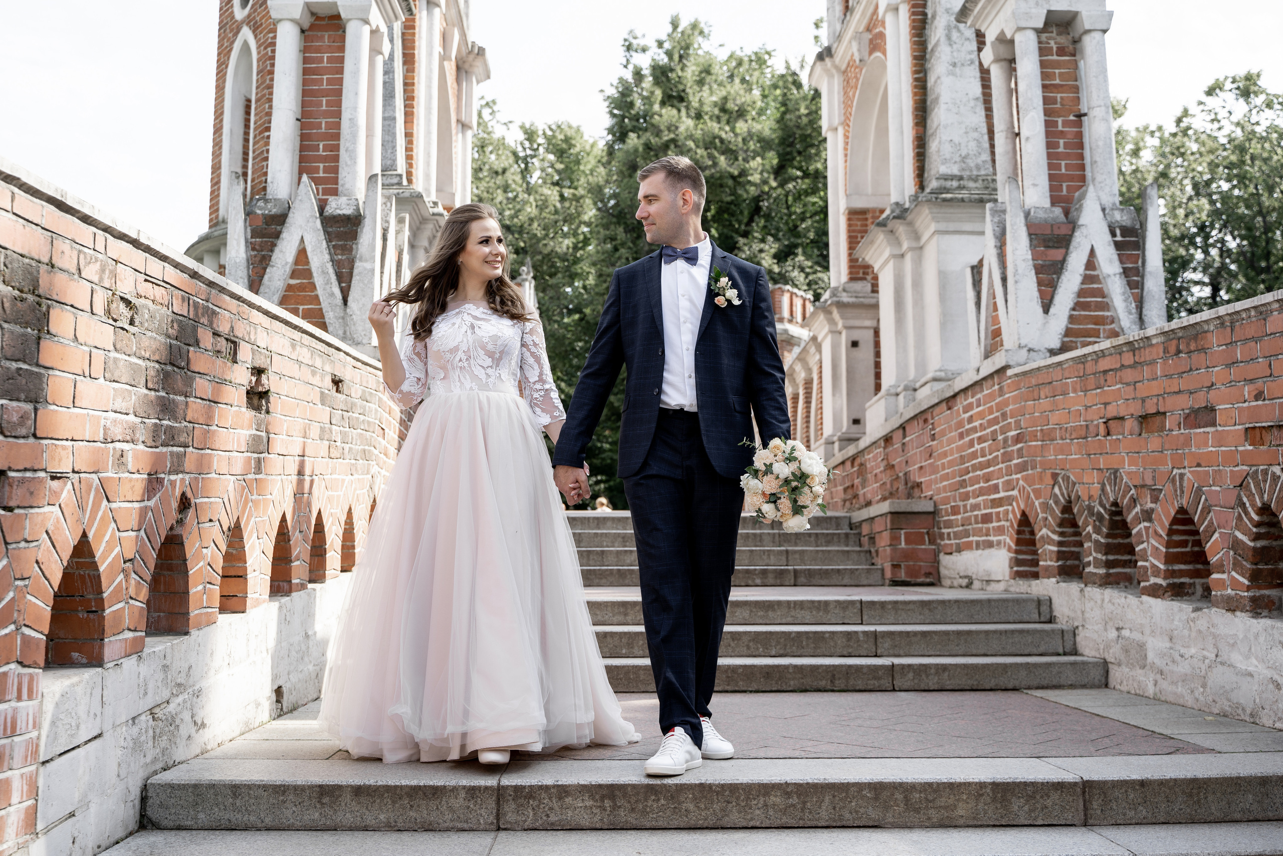 Регистрация брака, роспись во дворце бракосочетания Видное.  Видновский ЗАГС. Свадьба , свадебная фотосессия в Москве, свадебная фотосессия Видное, Бутово, Домодедово. Свадебный и семейный фотограф Видное. ЗАГС Видное. Грибоедовский ЗАГС. Свадебная прогулка в Царицыно. Фотограф на свадьбу. Свадебная прогулка в Москве.