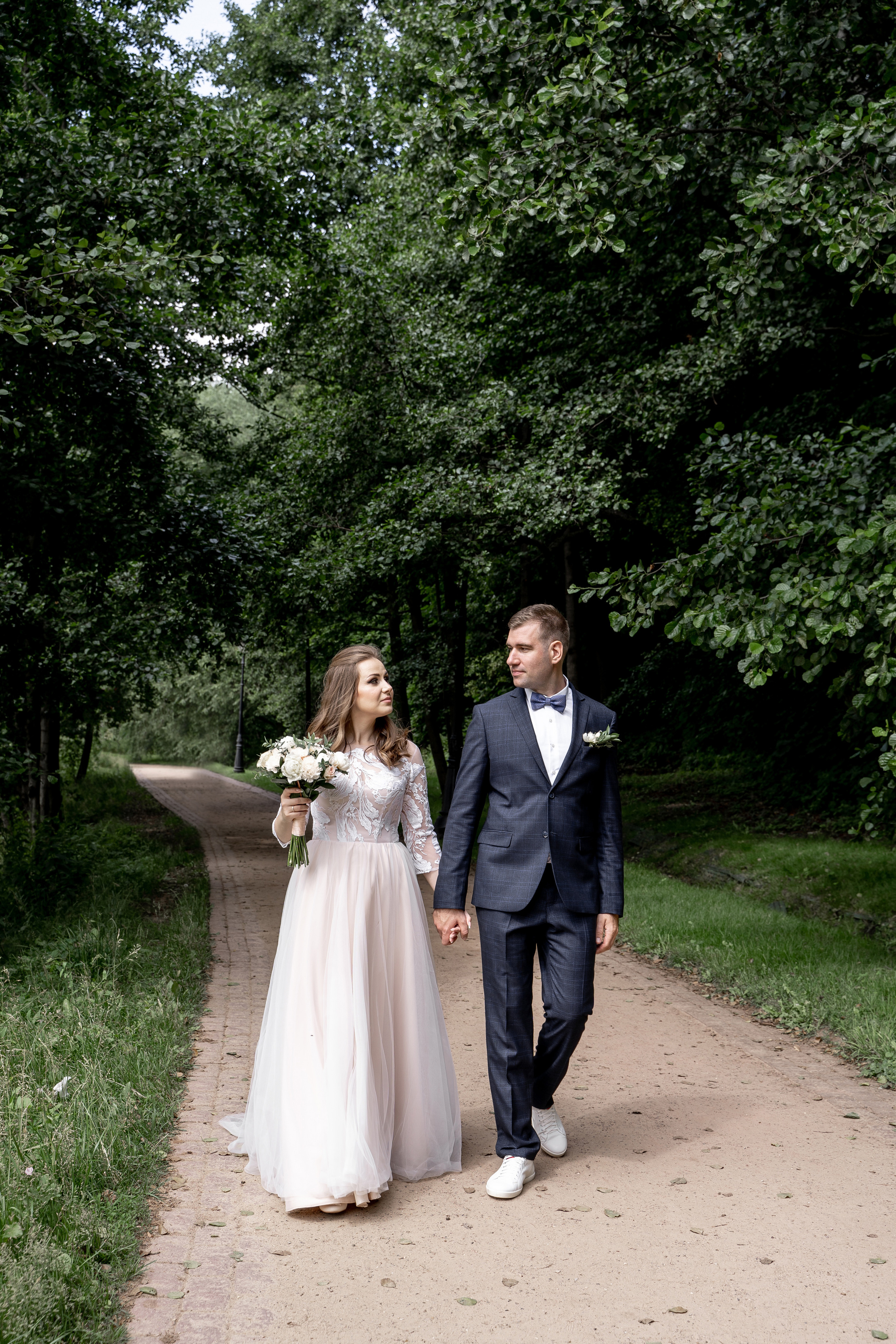 Регистрация брака, роспись во дворце бракосочетания Видное.  Видновский ЗАГС. Свадьба , свадебная фотосессия в Москве, свадебная фотосессия Видное, Бутово, Домодедово. Свадебный и семейный фотограф Видное. ЗАГС Видное. Грибоедовский ЗАГС. Свадебная прогулка в Царицыно. Фотограф на свадьбу. Свадебная прогулка в Москве.