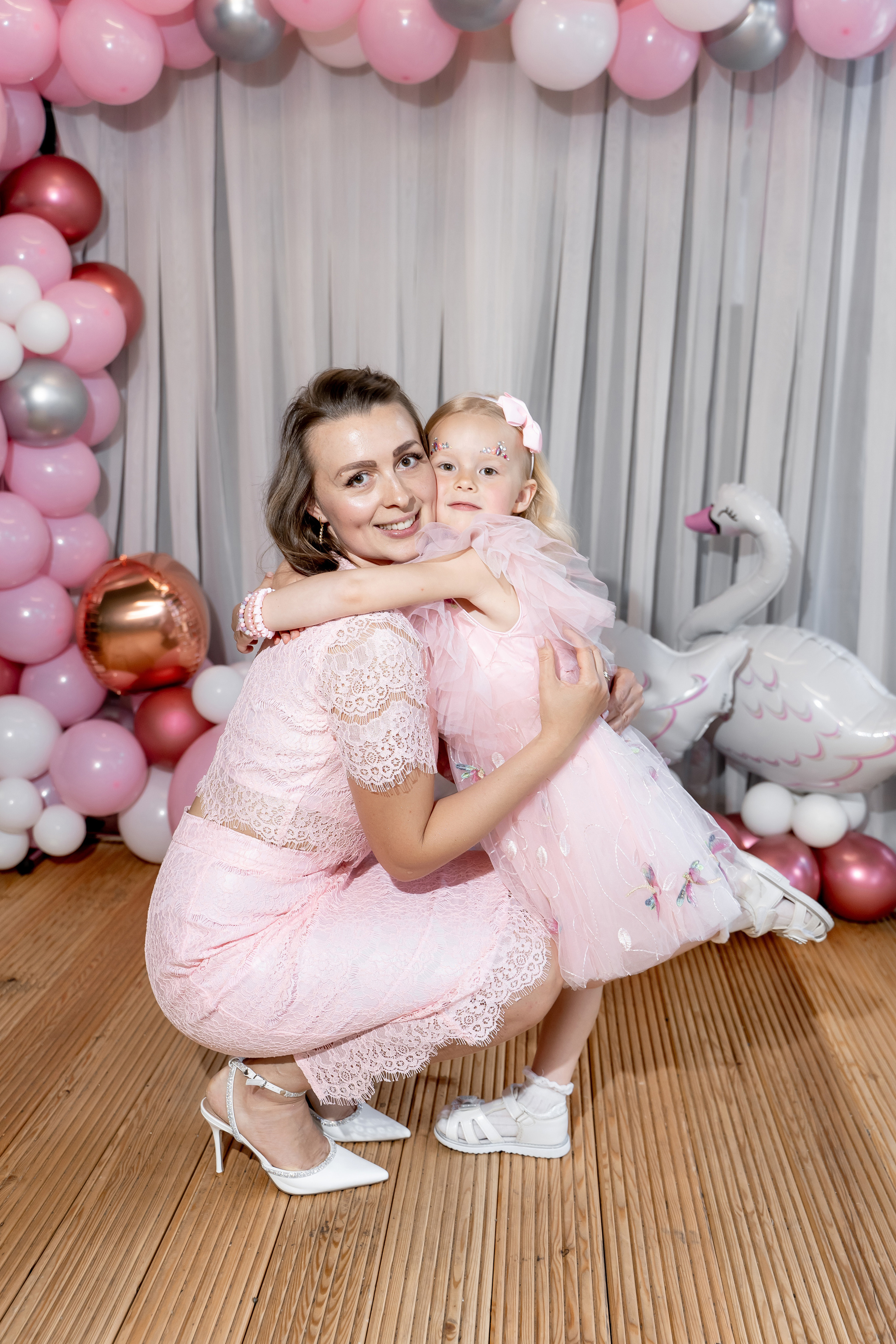 Домашняя семейная фотосессия в Москве, Домодедово, Видное, Бутово, Щербинка. Семейный фотограф Москва и Московская область. Семейная фотосессия на природе. Фотосессия детского праздника. Фотосессия юбилея. Фотосессия в день рождения. Фотограф на годик ребенку. Детский фотограф. Фоторепортаж семейного праздника. Детский фотограф Москва.