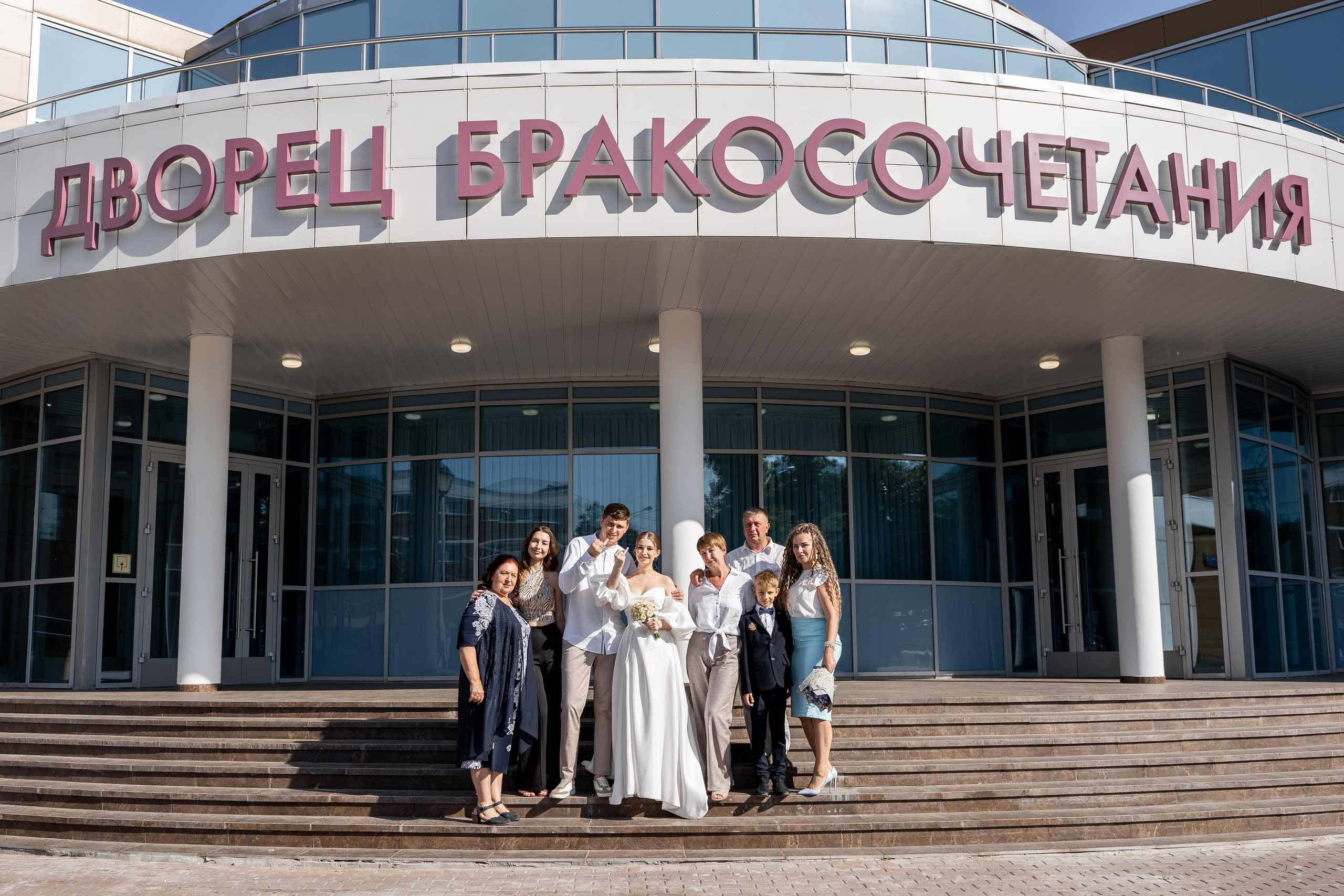 Регистрация брака, роспись во дворце бракосочетания Шипиловский.  Шипиловский ЗАГС. Свадьба , свадебная фотосессия в Москве, свадебная фотосессия Видное, Бутово, Домодедово. Свадебный и семейный фотограф Видное. Видновский ЗАГС. Свадебная прогулка в Царицыно. Фотограф на свадьбу. Свадебная фотосессия в кабриолете.