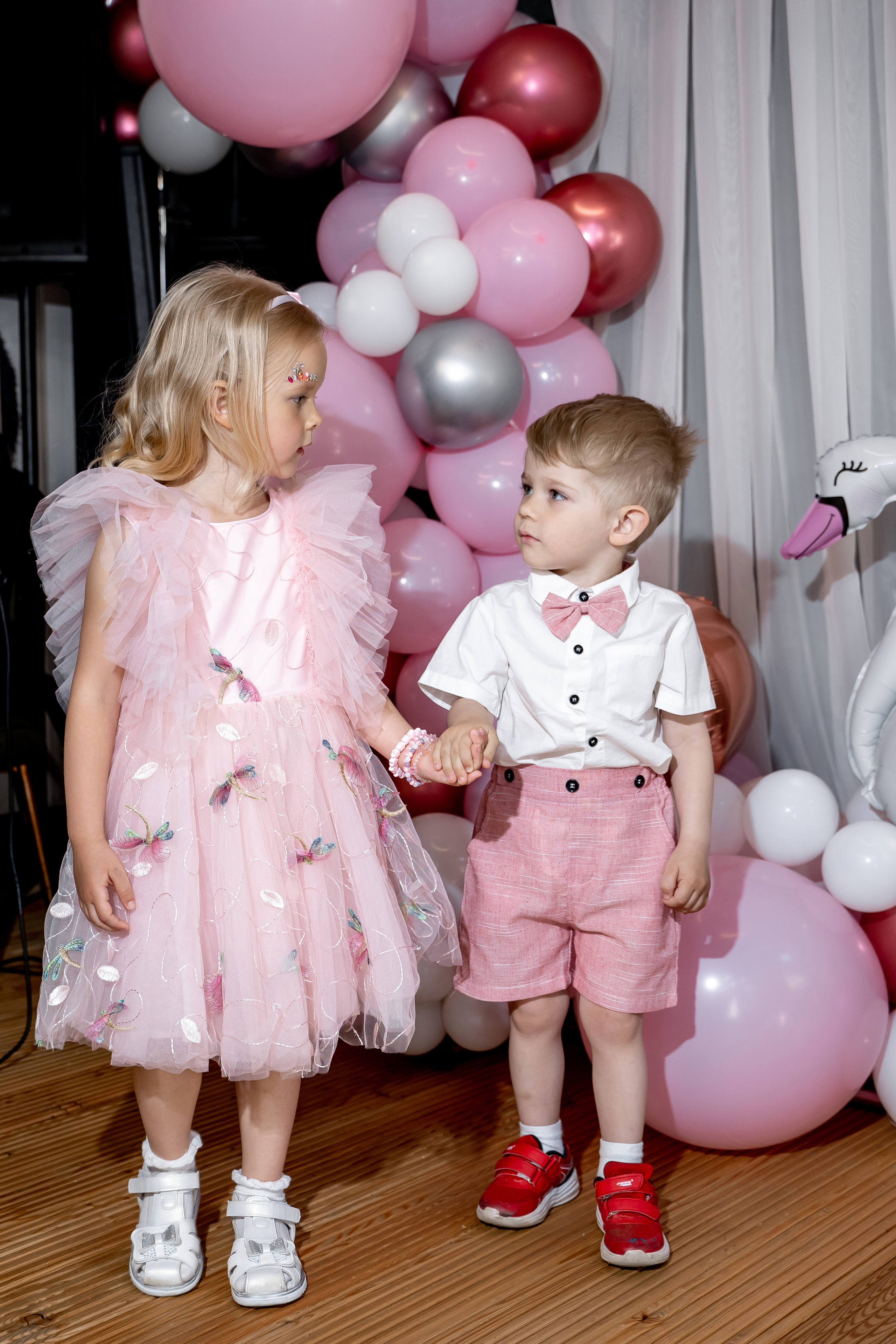 Фотограф на детский день рождения в Москве. Детский фотограф в Москве. Детский фотограф в Видном. День рождения. Фотосессия в день рождения. Семейная фотосессия. Контент-фотосессия. Душевный фотограф. Стильная детская фотосессия. 