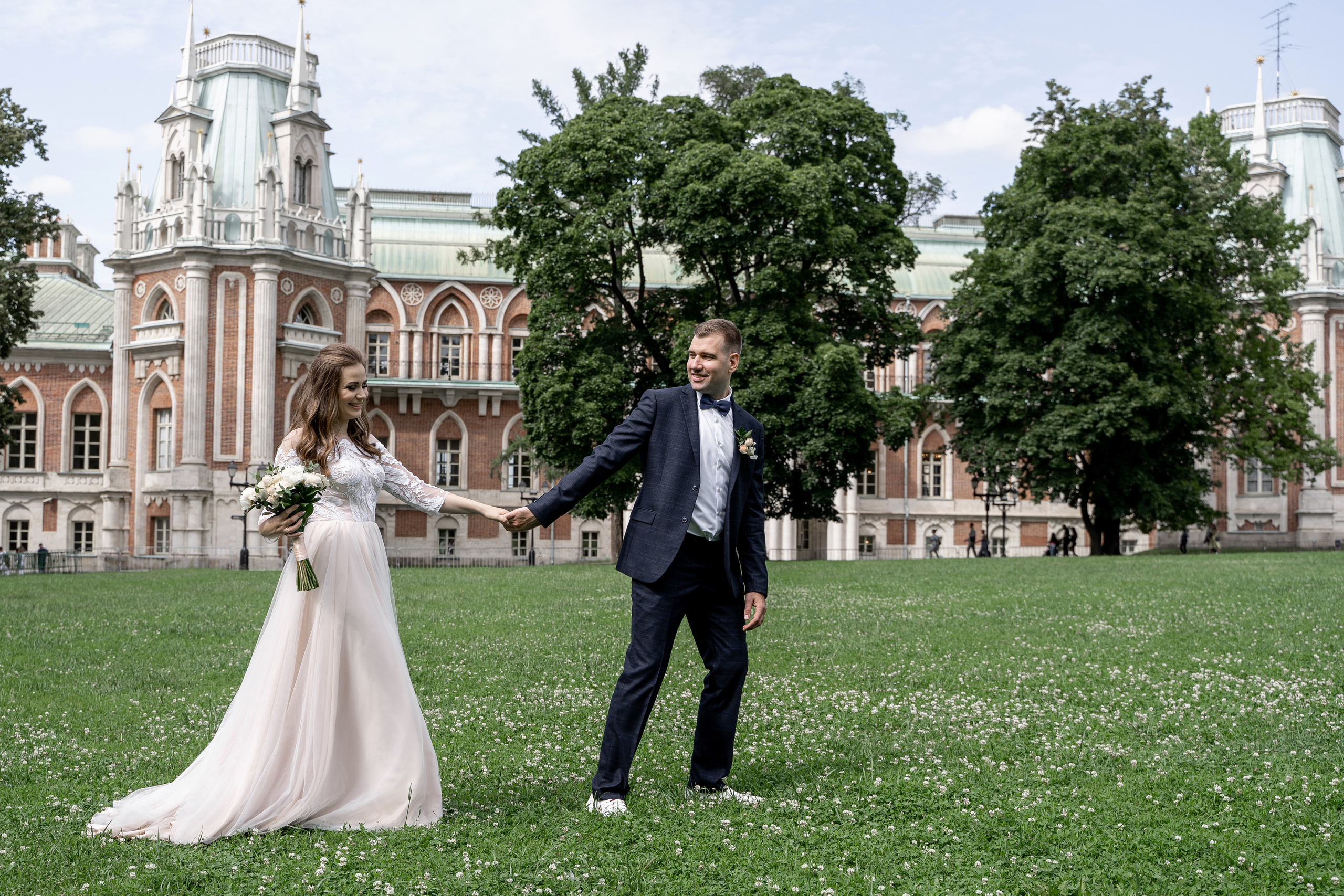 Регистрация брака, роспись во дворце бракосочетания Видное.  Видновский ЗАГС. Свадьба , свадебная фотосессия в Москве, свадебная фотосессия Видное, Бутово, Домодедово. Свадебный и семейный фотограф Видное. ЗАГС Видное. Грибоедовский ЗАГС. Свадебная прогулка в Царицыно. Фотограф на свадьбу. Свадебная прогулка в Москве.