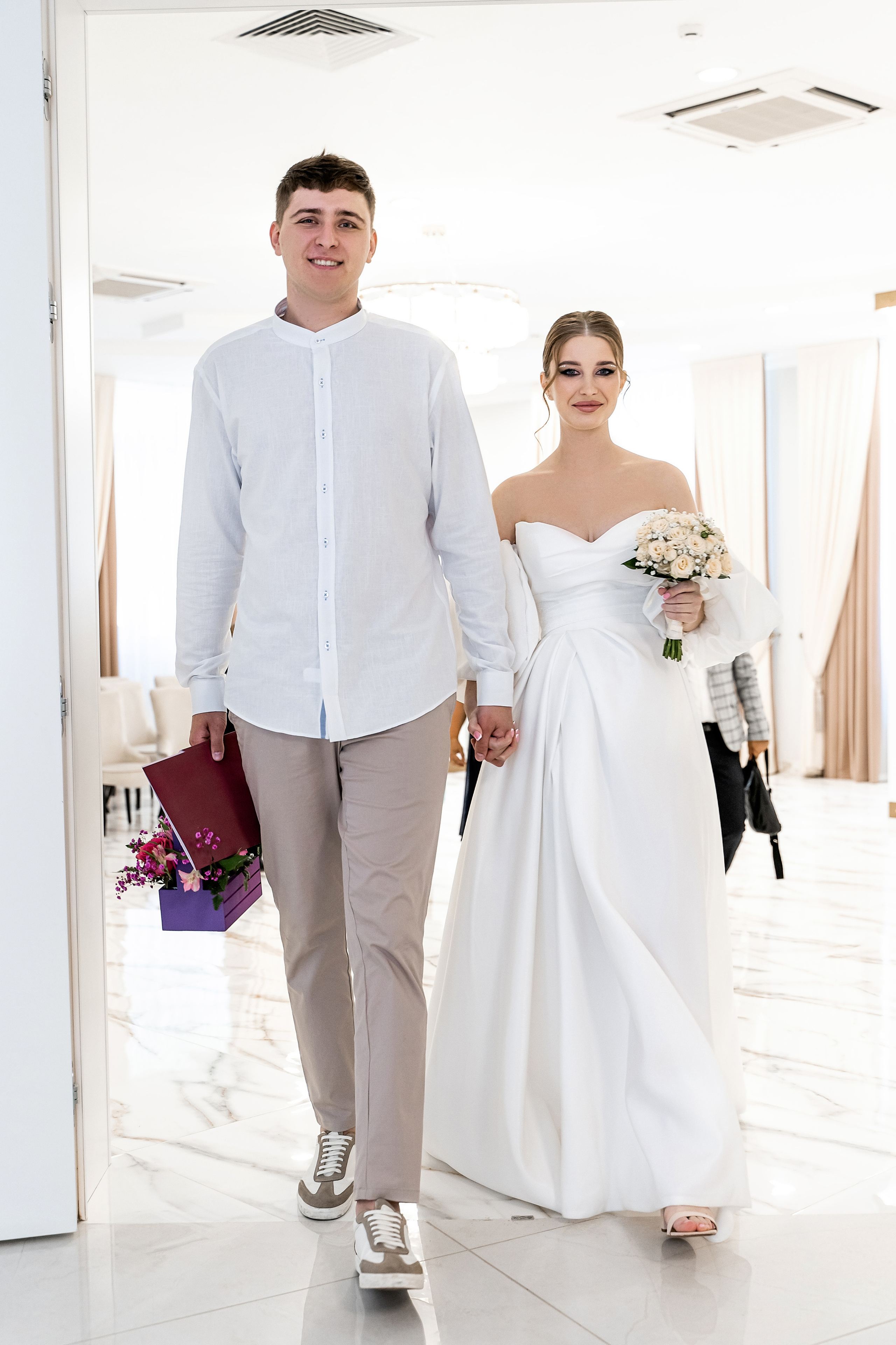 Регистрация брака, роспись во дворце бракосочетания Шипиловский.  Шипиловский ЗАГС. Свадьба , свадебная фотосессия в Москве, свадебная фотосессия Видное, Бутово, Домодедово. Свадебный и семейный фотограф Видное. Видновский ЗАГС. Свадебная прогулка в Царицыно. Фотограф на свадьбу. Свадебная фотосессия в кабриолете.