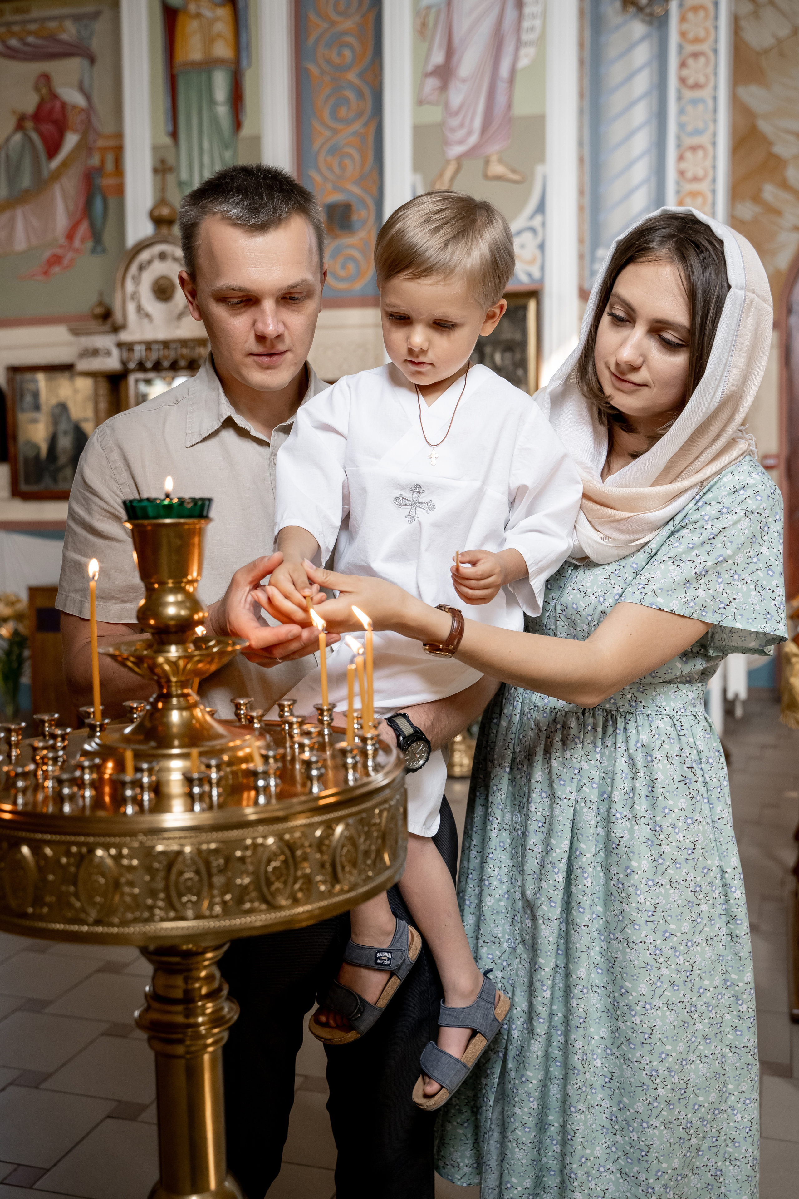 Таинство Крещения в Церкви Святого Пророка Ильи. Фотосъемка Крещения. Фотограф на Крещение. Таинство Крещения в Москве. Крещение в г. Видное, г. Домодедово.