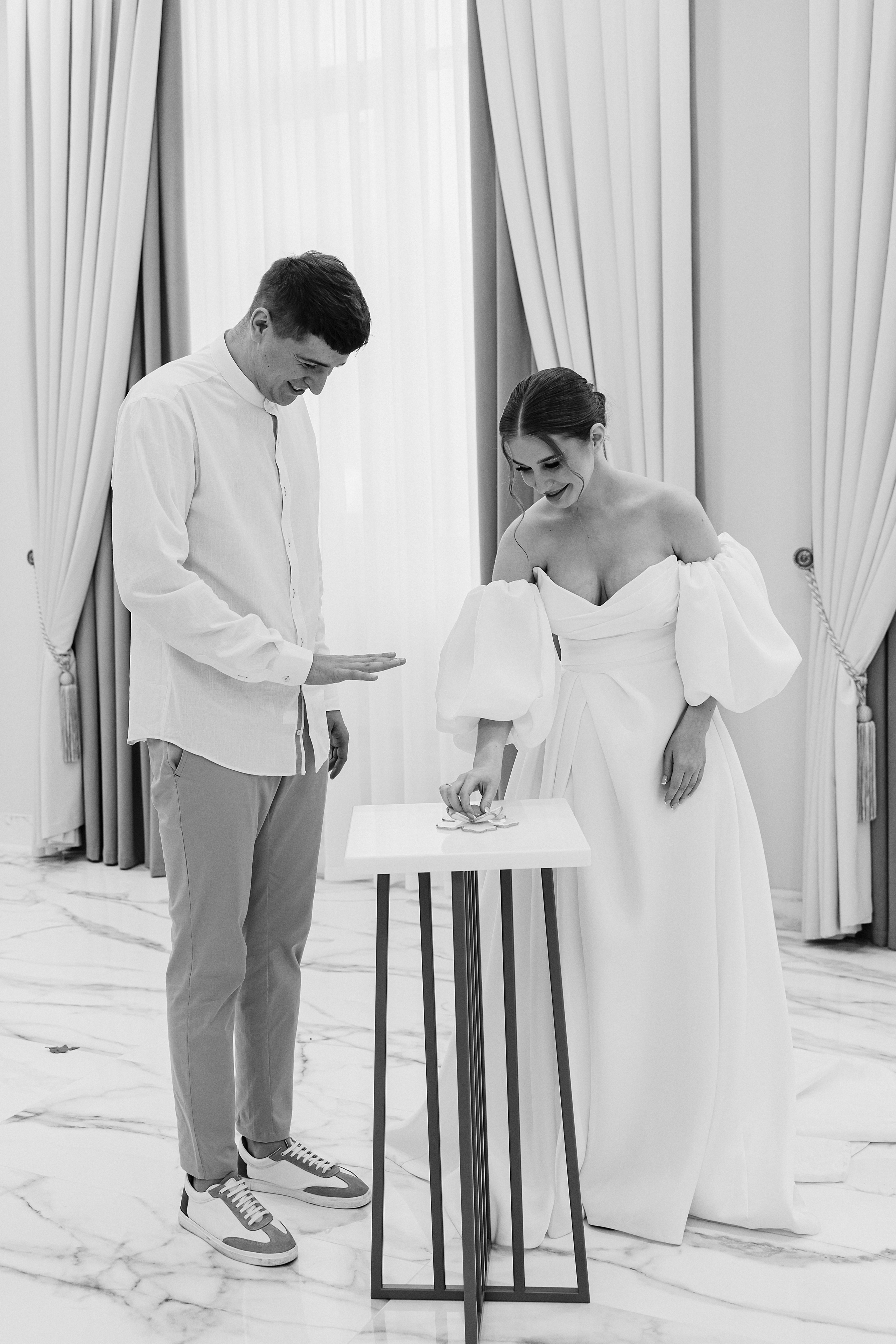 Регистрация брака, роспись во дворце бракосочетания Шипиловский.  Шипиловский ЗАГС. Свадьба , свадебная фотосессия в Москве, свадебная фотосессия Видное, Бутово, Домодедово. Свадебный и семейный фотограф Видное. Видновский ЗАГС. Свадебная прогулка в Царицыно. Фотограф на свадьбу. Свадебная фотосессия в кабриолете.