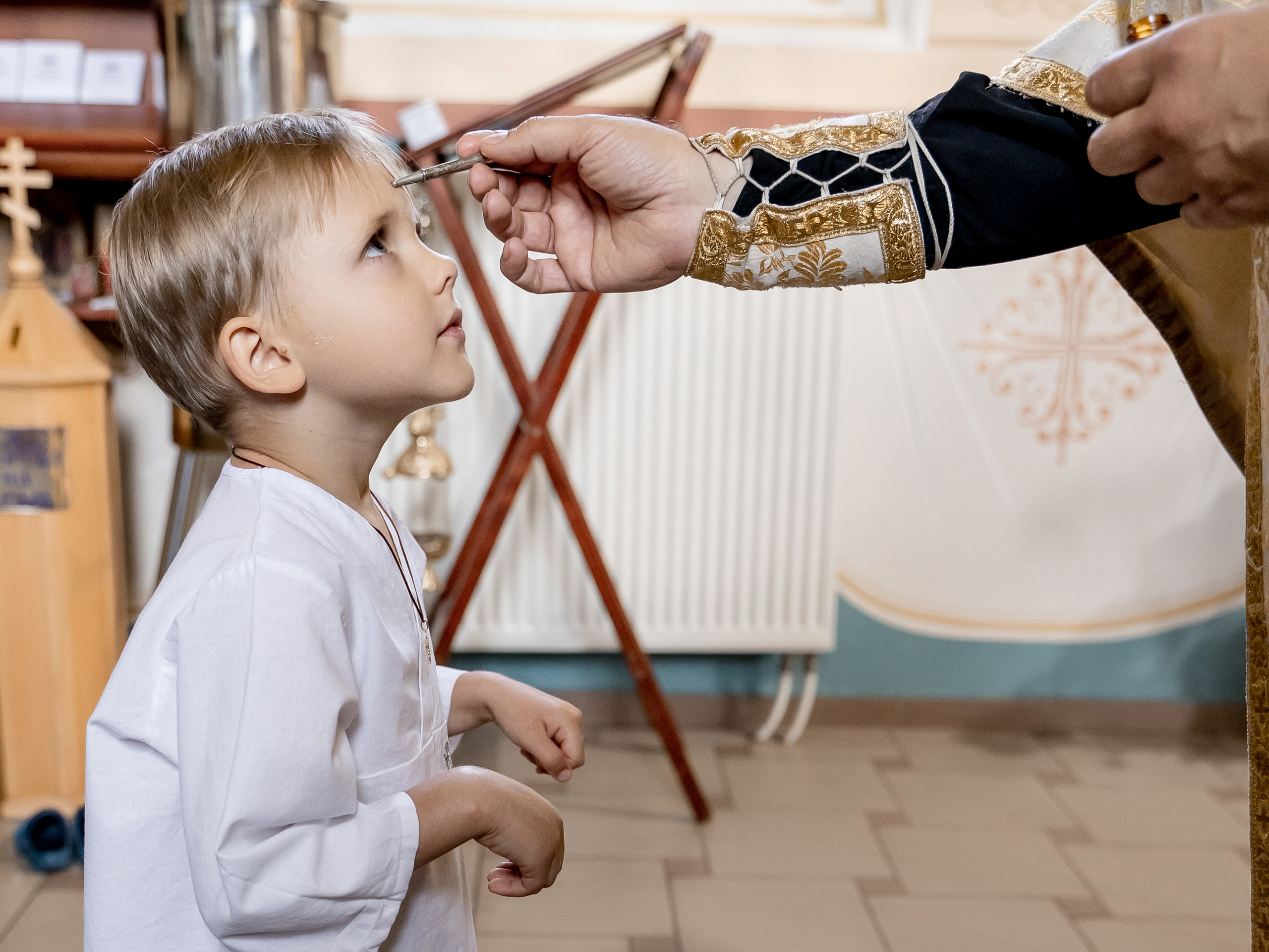 Таинство Крещения в Церкви Святого Пророка Ильи. Фотосъемка Крещения. Фотограф на Крещение. Таинство Крещения в Москве. Крещение в г. Видное, г. Домодедово.