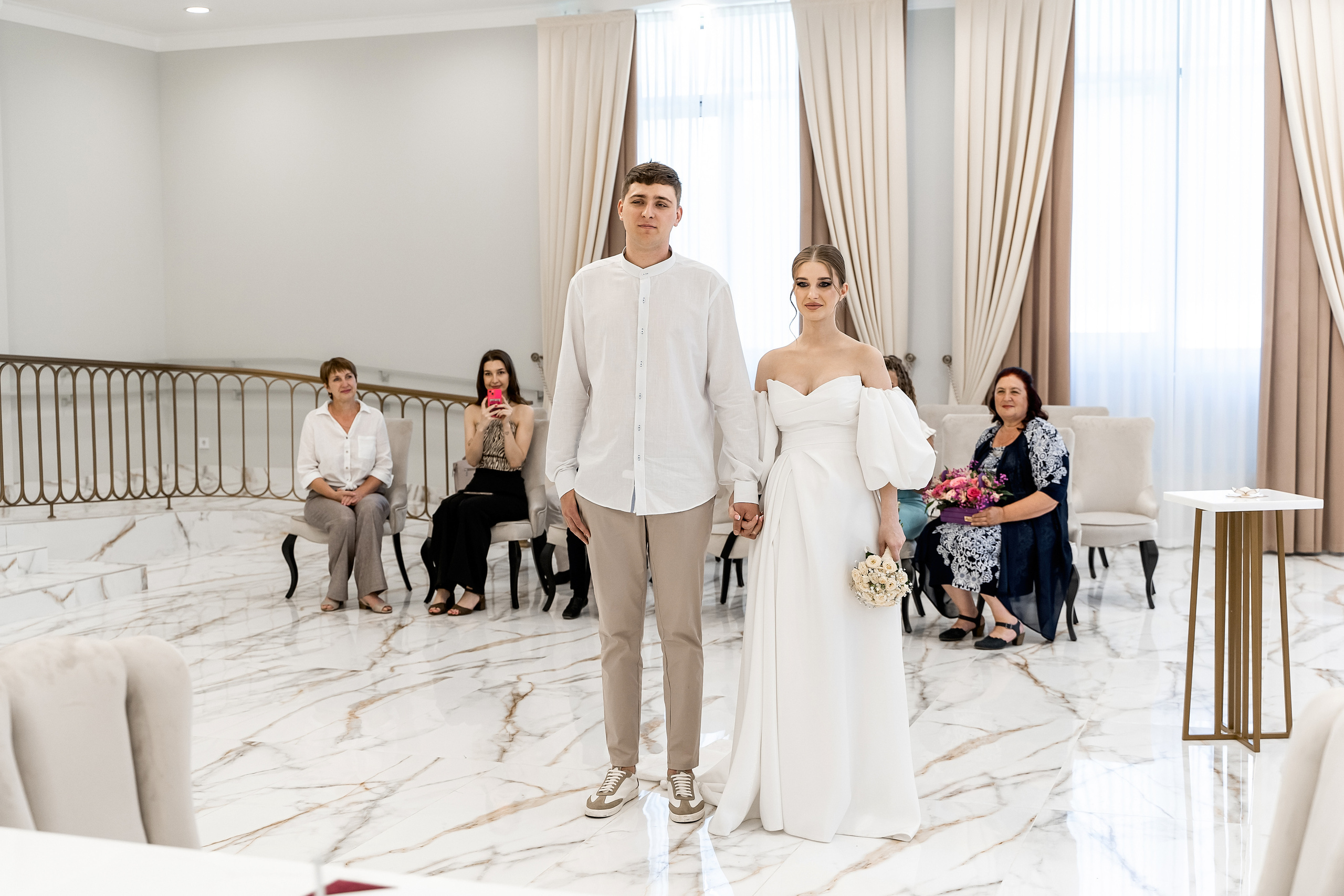 Регистрация брака, роспись во дворце бракосочетания Шипиловский.  Шипиловский ЗАГС. Свадьба , свадебная фотосессия в Москве, свадебная фотосессия Видное, Бутово, Домодедово. Свадебный и семейный фотограф Видное. Видновский ЗАГС. Свадебная прогулка в Царицыно. Фотограф на свадьбу. Свадебная фотосессия в кабриолете.