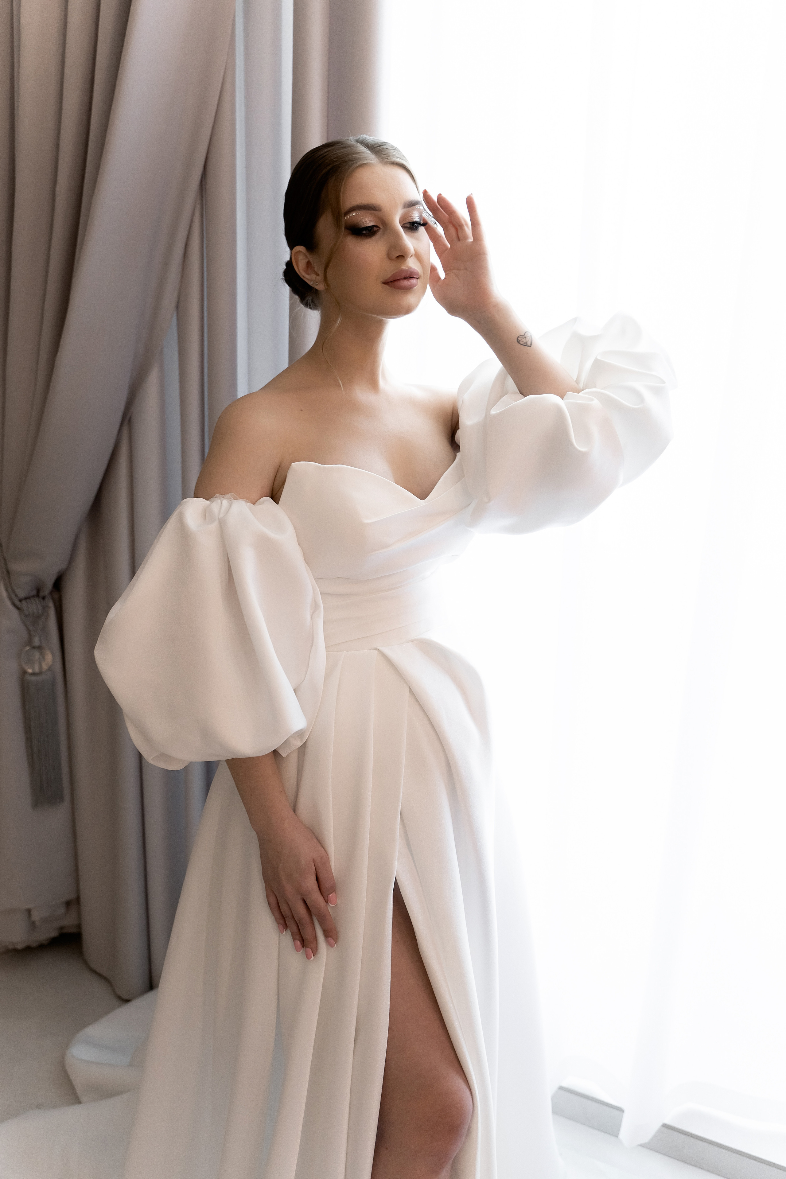 Регистрация брака, роспись во дворце бракосочетания Шипиловский.  Шипиловский ЗАГС. Свадьба , свадебная фотосессия в Москве, свадебная фотосессия Видное, Бутово, Домодедово. Свадебный и семейный фотограф Видное. Видновский ЗАГС. Свадебная прогулка в Царицыно. Фотограф на свадьбу. Свадебная фотосессия в кабриолете.