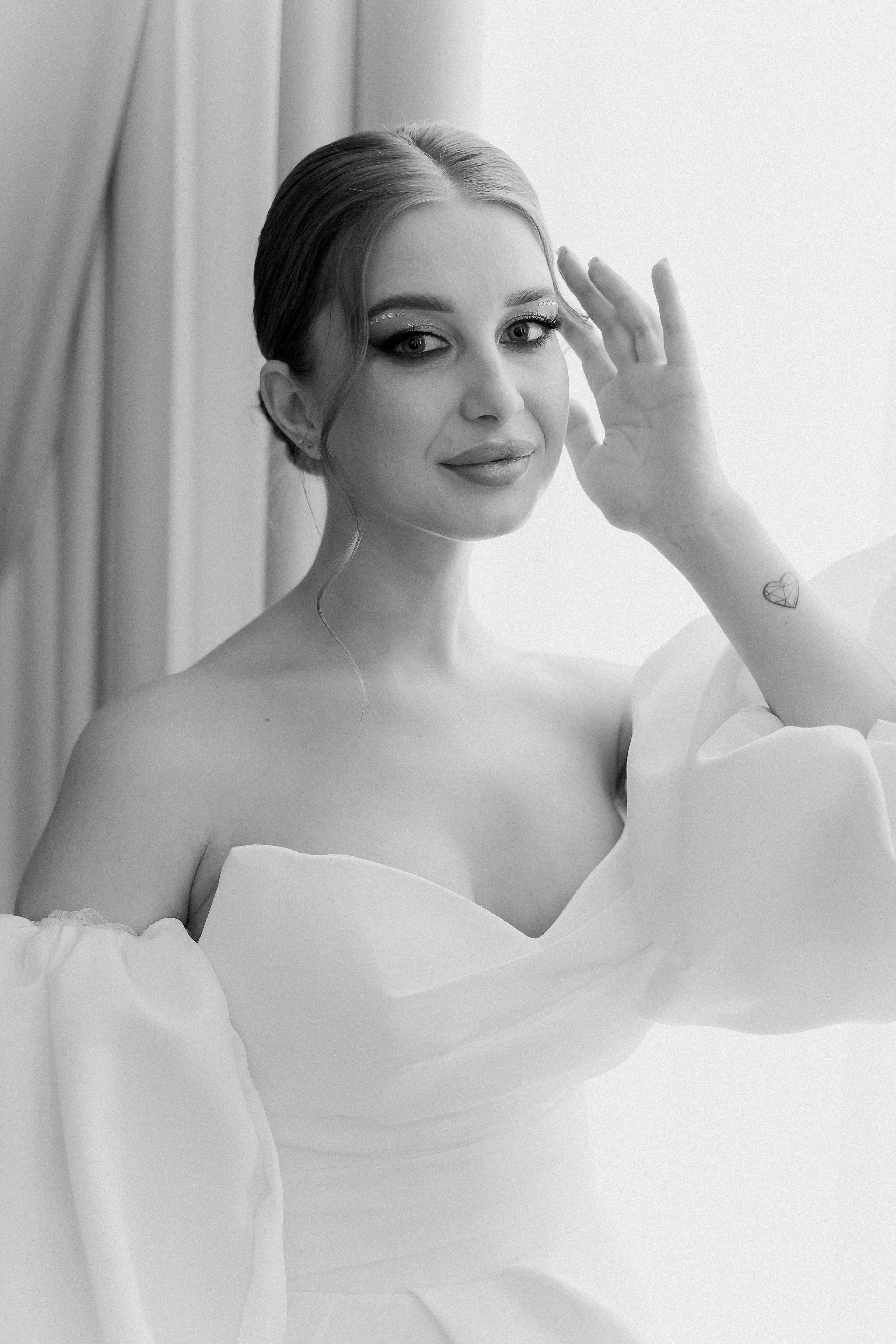 Регистрация брака, роспись во дворце бракосочетания Шипиловский.  Шипиловский ЗАГС. Свадьба , свадебная фотосессия в Москве, свадебная фотосессия Видное, Бутово, Домодедово. Свадебный и семейный фотограф Видное. Видновский ЗАГС. Свадебная прогулка в Царицыно. Фотограф на свадьбу. Свадебная фотосессия в кабриолете.