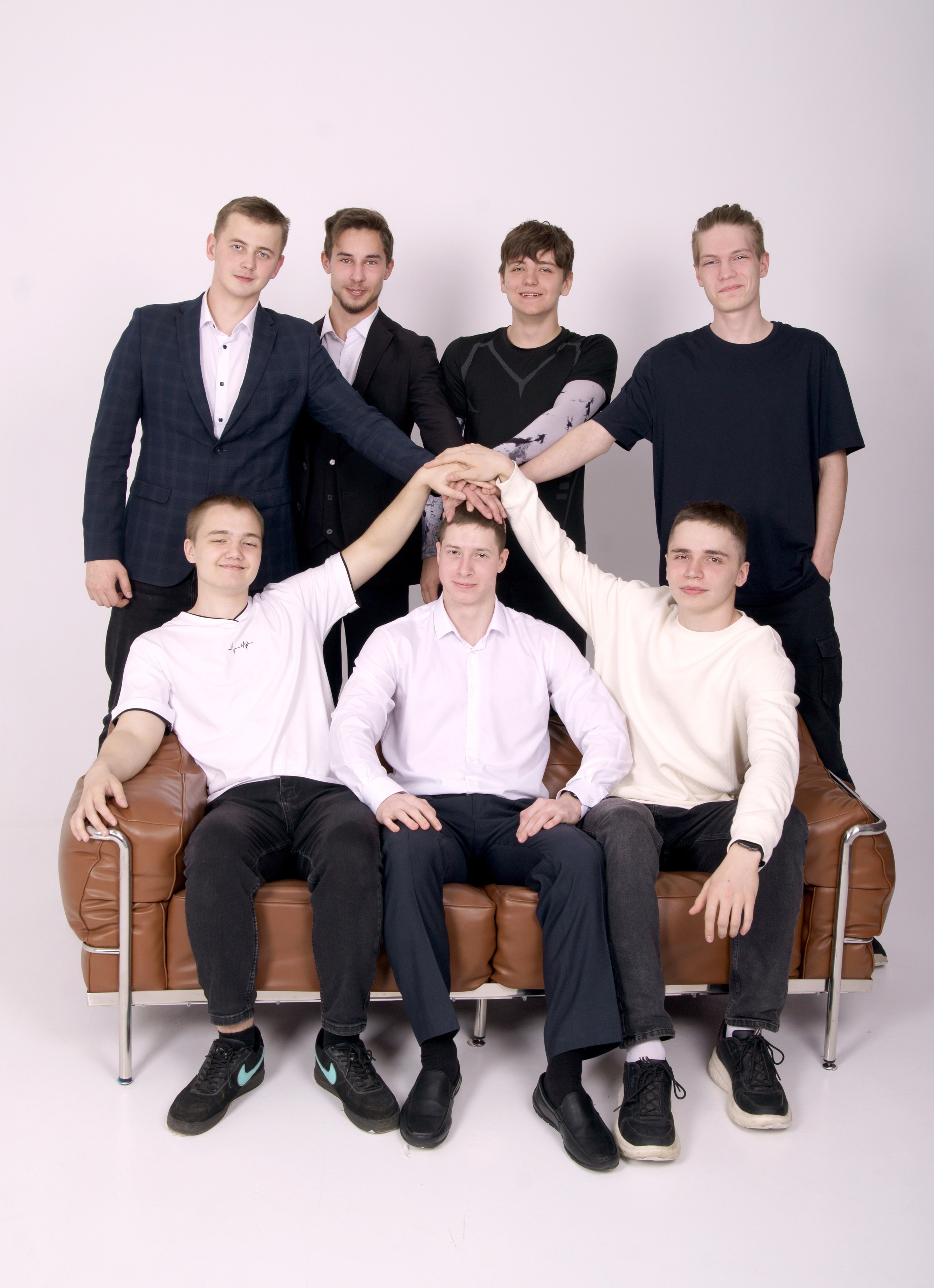 Студийная фотосессия выпускников 9,11 классов в Иркутске