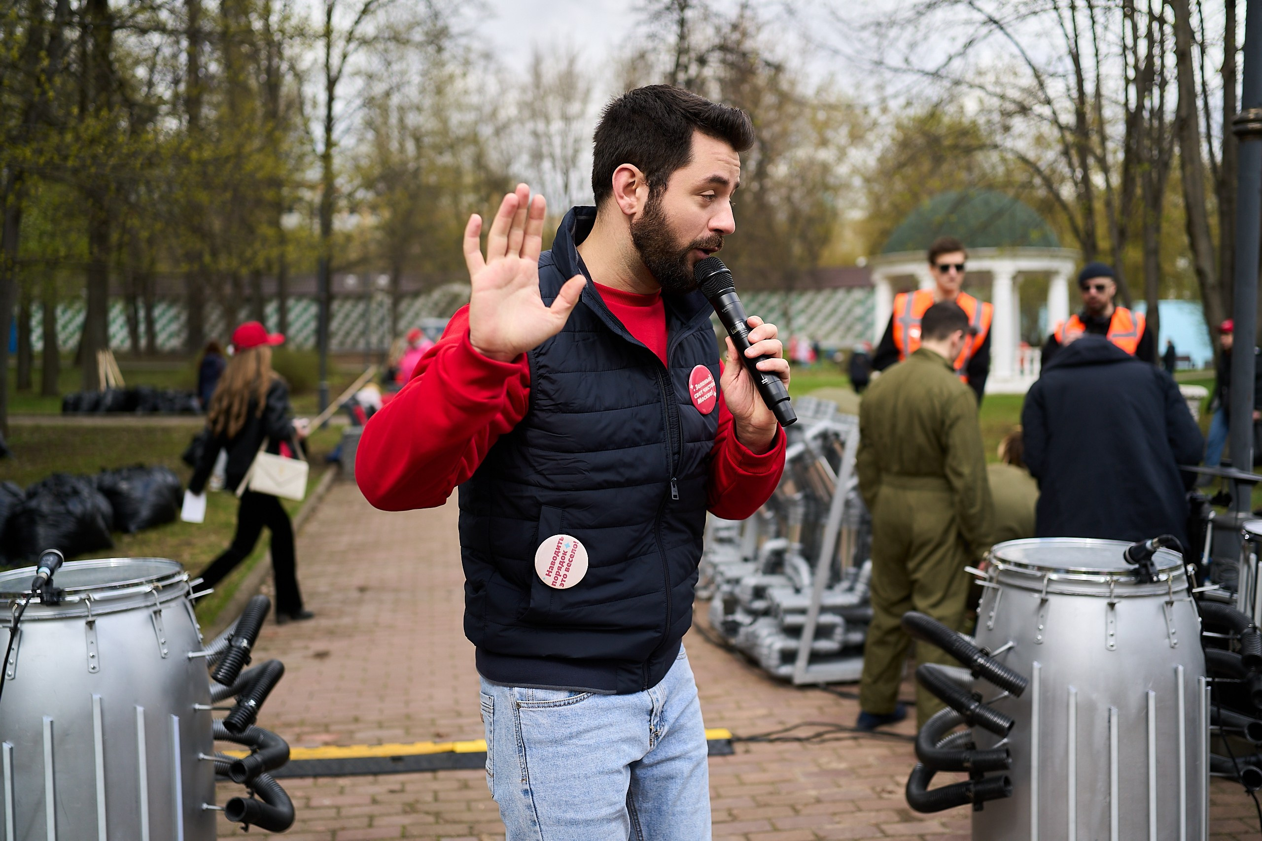Субботник у Управления делами Мэра и Правительства Москвы. Фотограф и Видеограф в Москве. Олег Корушев
