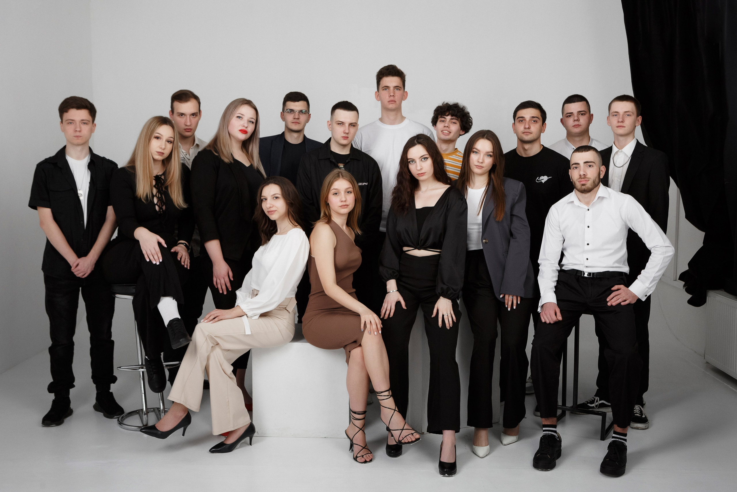 Фотосессия выпускников ДГТУ в фотостудии LIGHT в Таганроге. Свадебный и семейный фотограф в Таганроге Бакарюк Антон