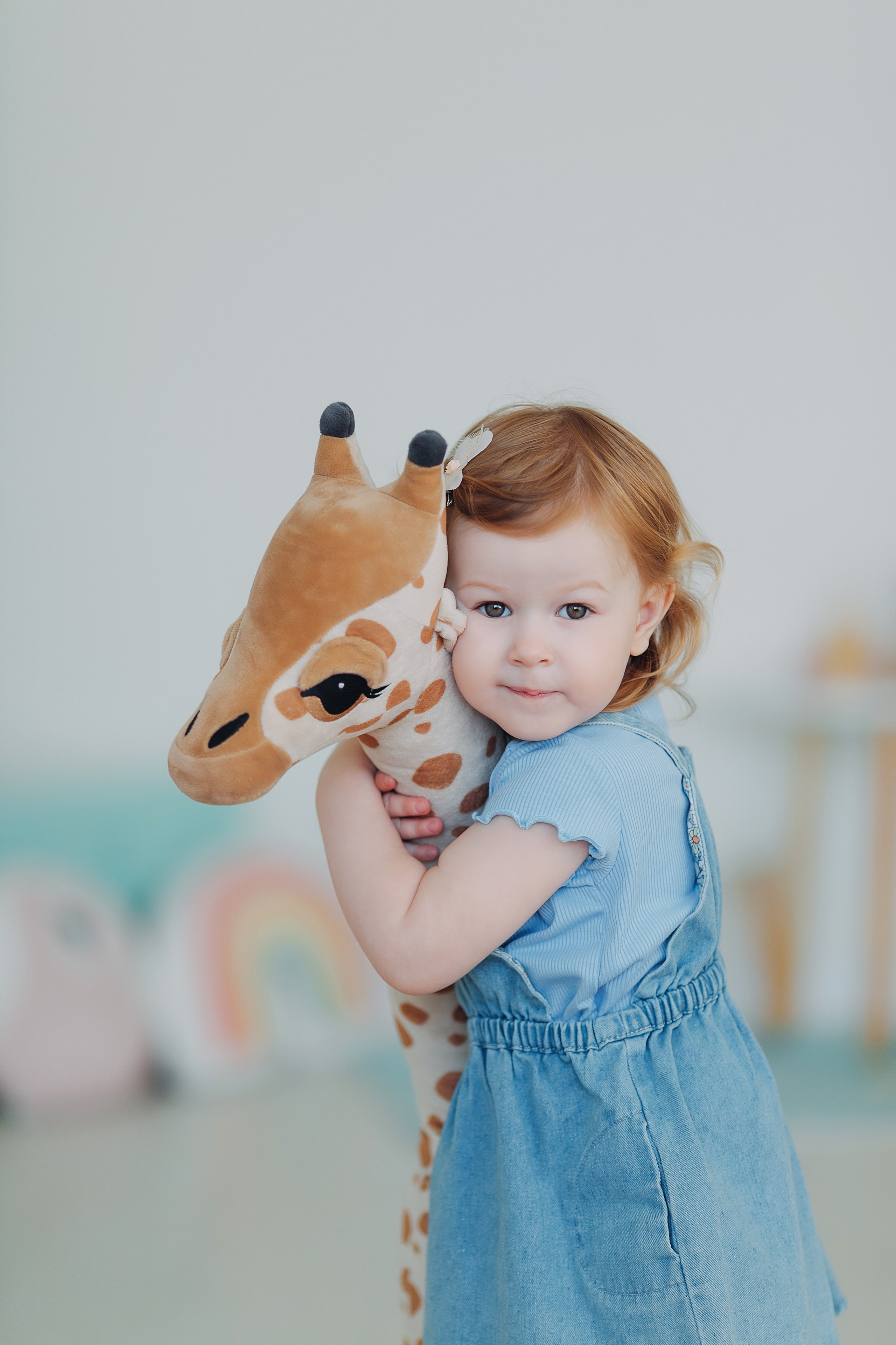 Карина с кроликами в пространстве Art House. Семейный и детский фотограф в Пскове и Санкт-Петербурге Яна Калинина