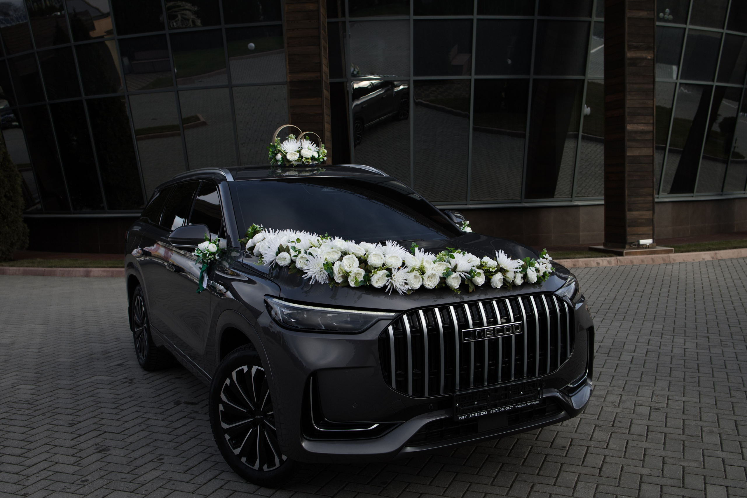 Свадебные украшения на а/м. Семейный свадебный фотограф в Воронеже и Россоши