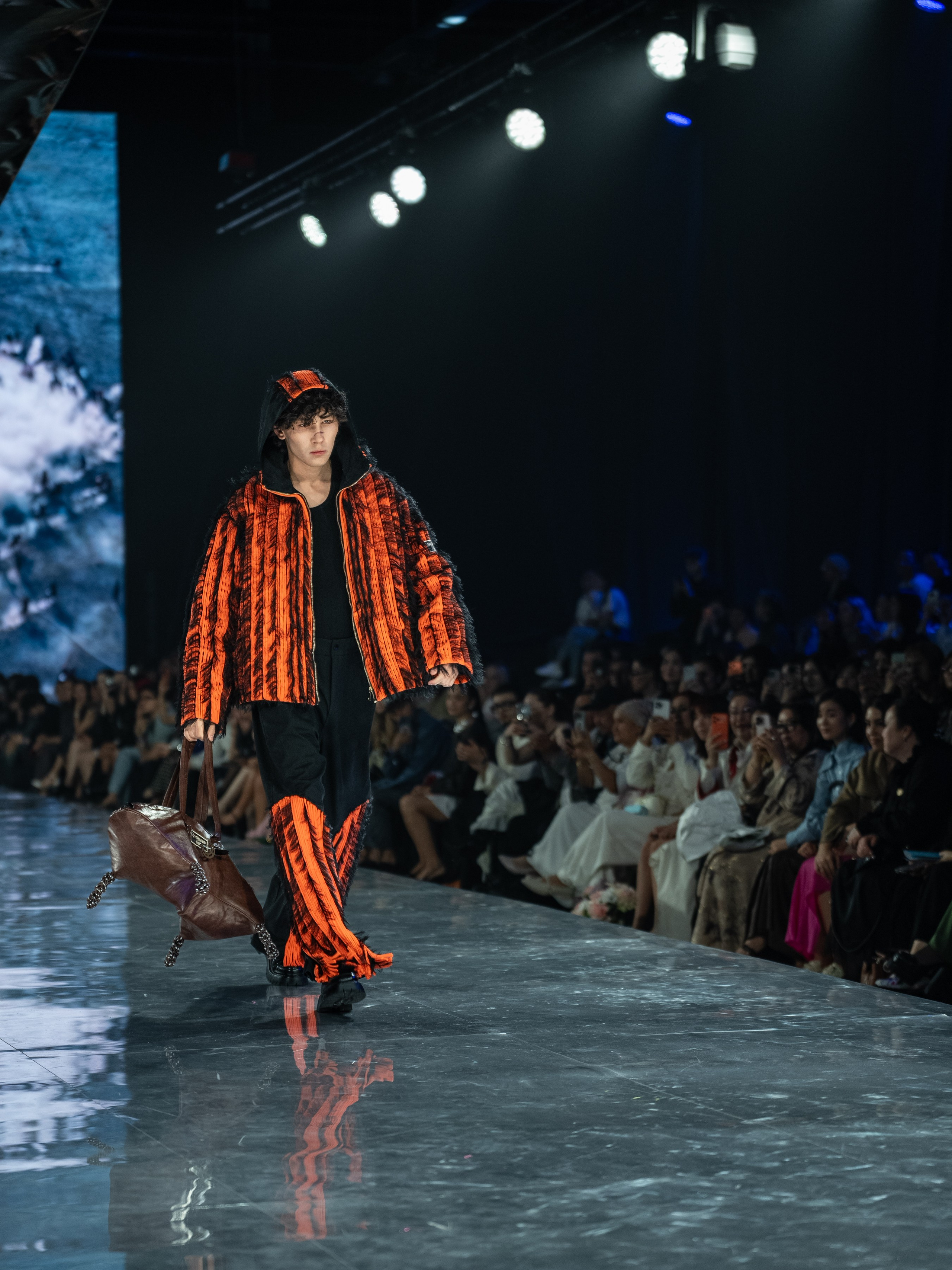 Visa Fashion Week Almaty Pre-Fall 2026 GAZHAIYIP. Сайт Алматинского НЮ АРТ, будуар и фэшн фотографа Дениса Карпенко