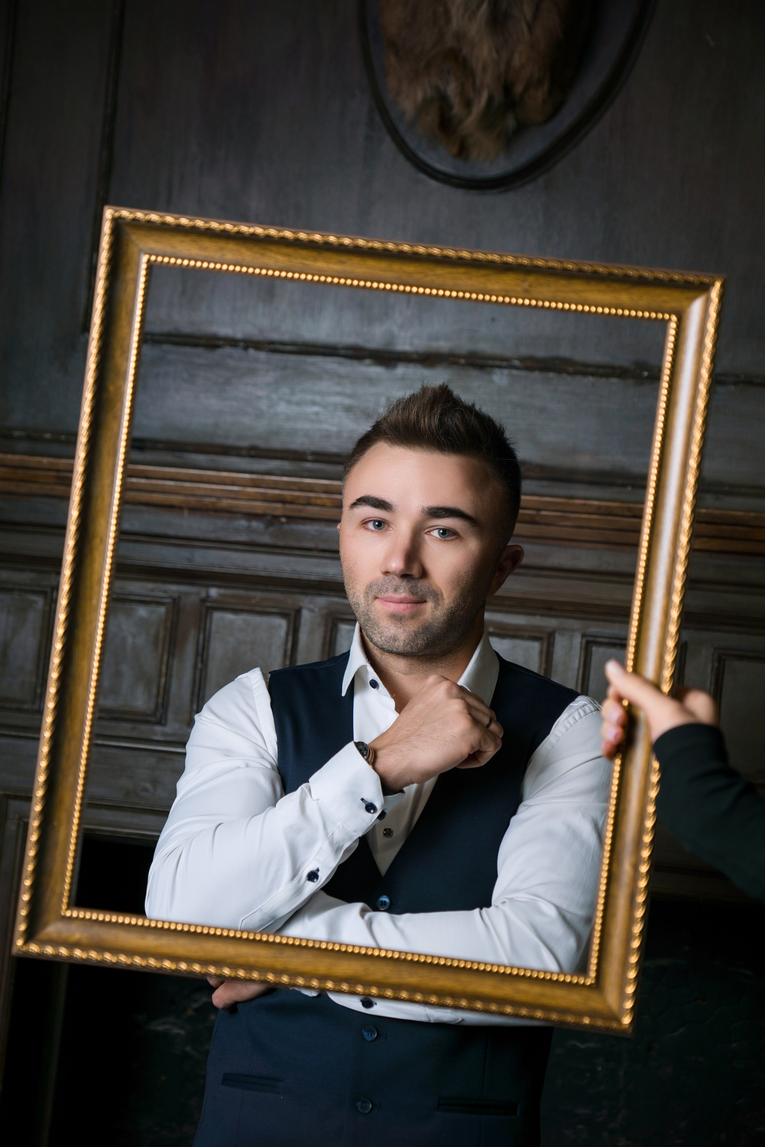 Ведущий Илья. Фотограф