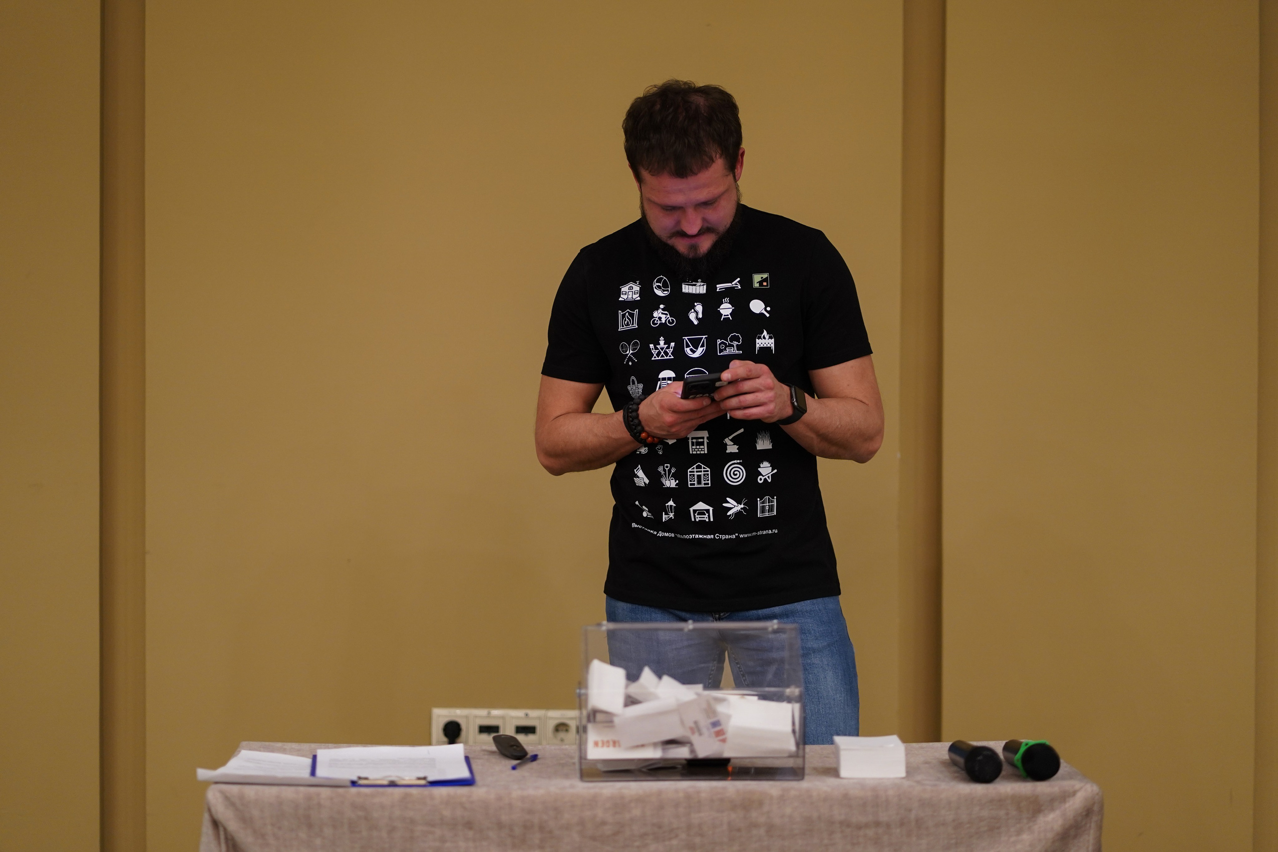 Малоэтажная страна конференция. Фотограф