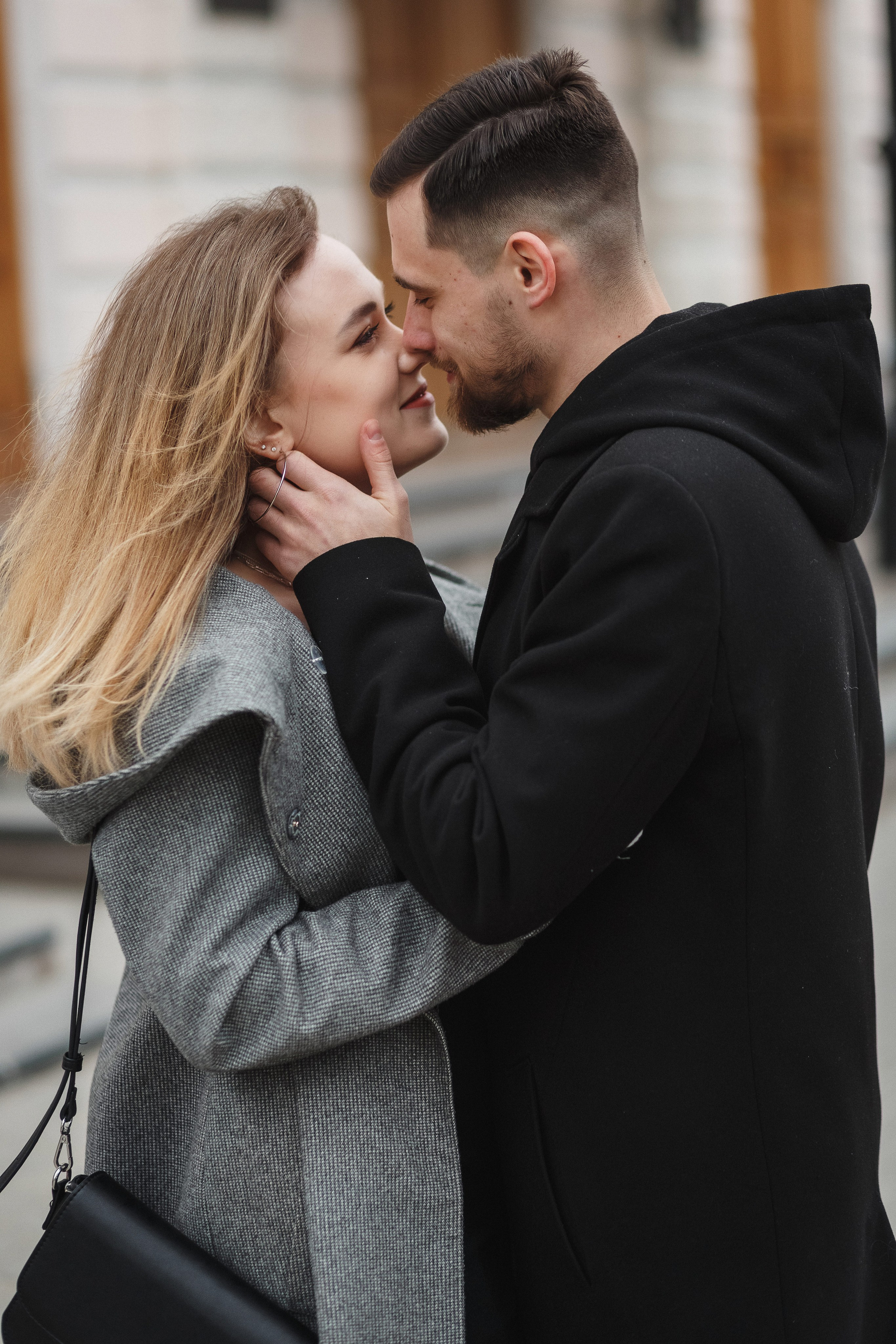 Романтическая фотосессия Никиты и Марины у Театра Чехова в Таганроге. Свадебный и семейный фотограф в Таганроге Бакарюк Антон