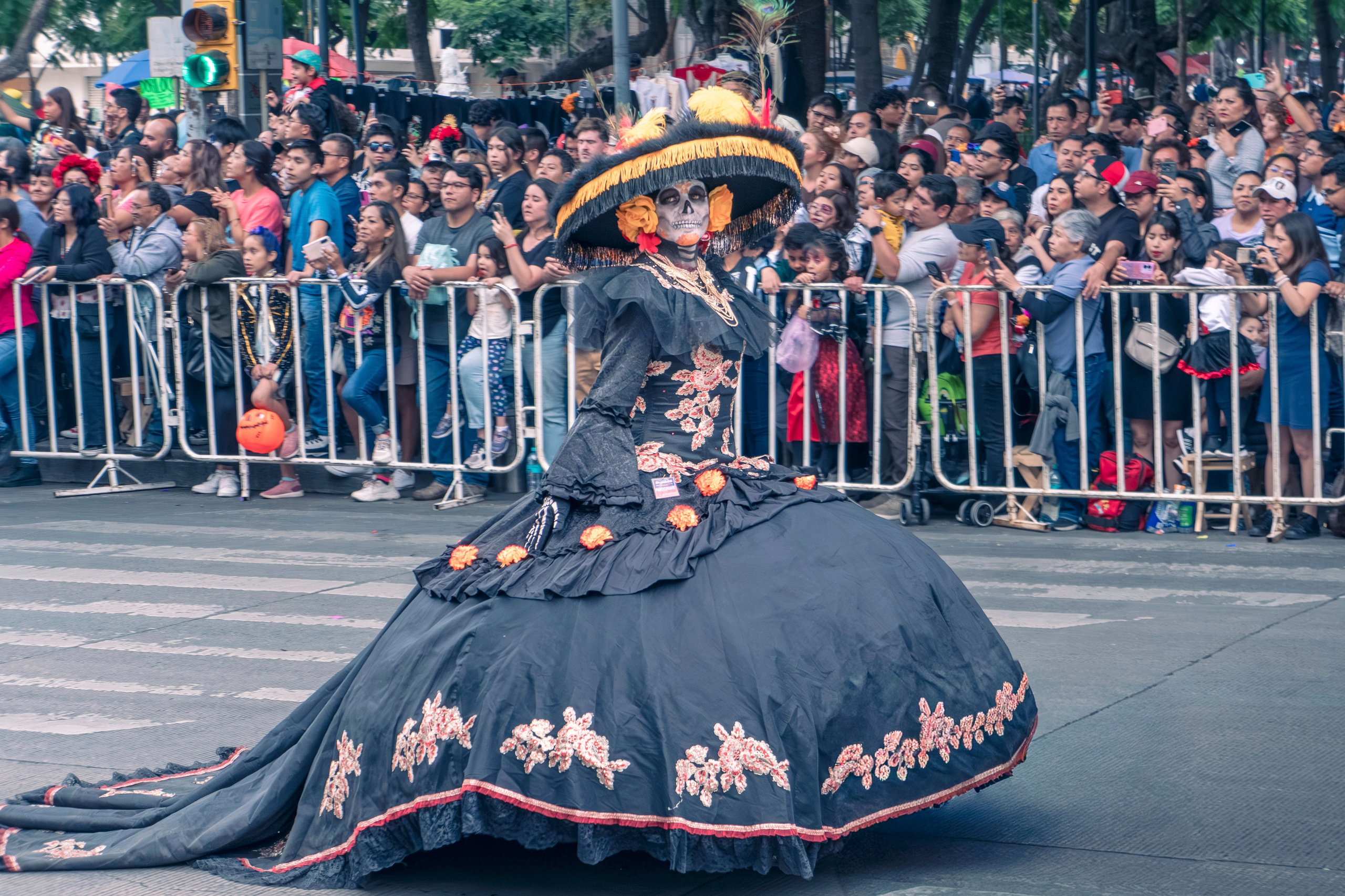 Day of the Dead. Ofrenda & Parade. CDMX Photography | Alex Klenin| Portrait & Event Photographer