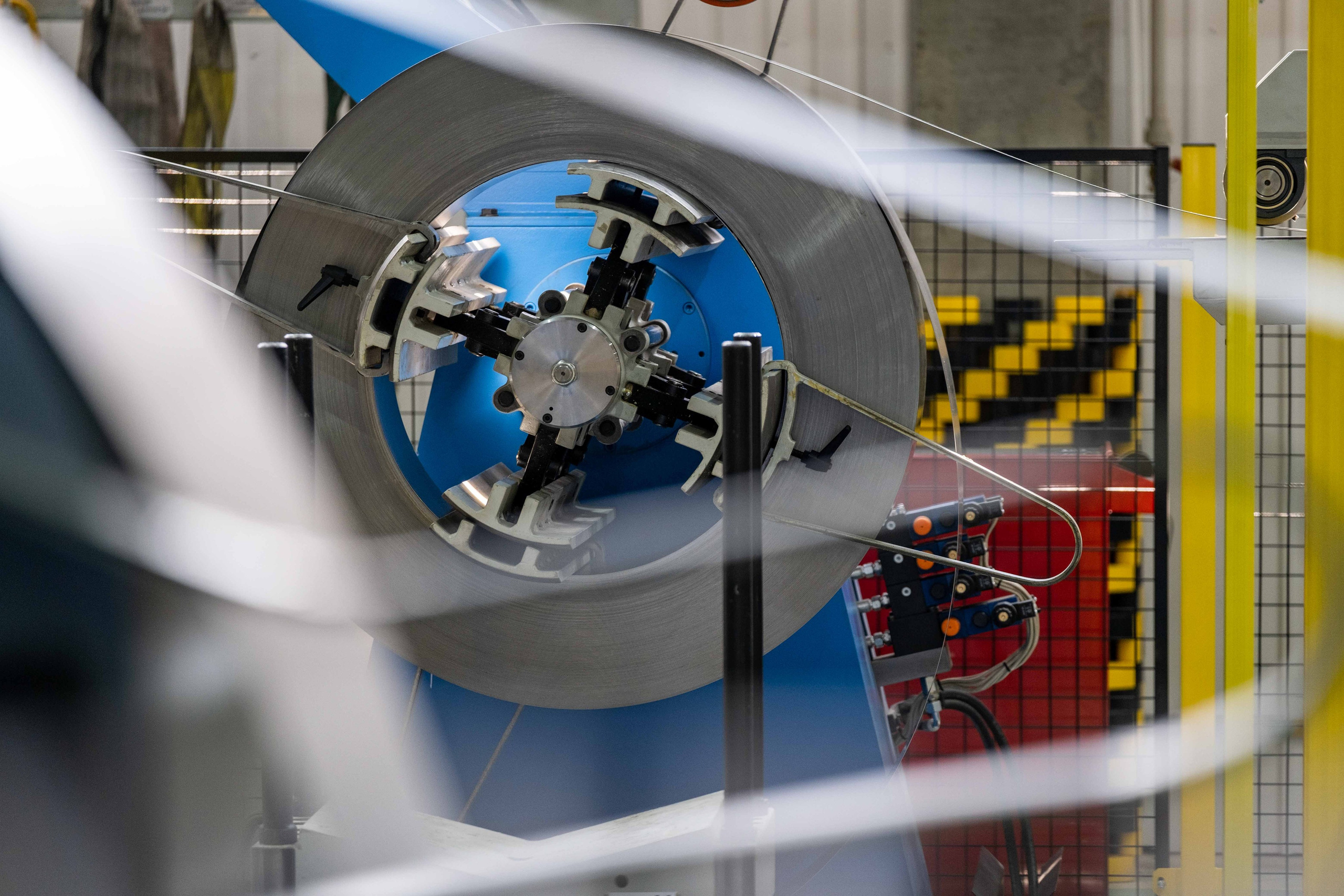 IEK — торжественное открытие производственного цеха. Фото тур