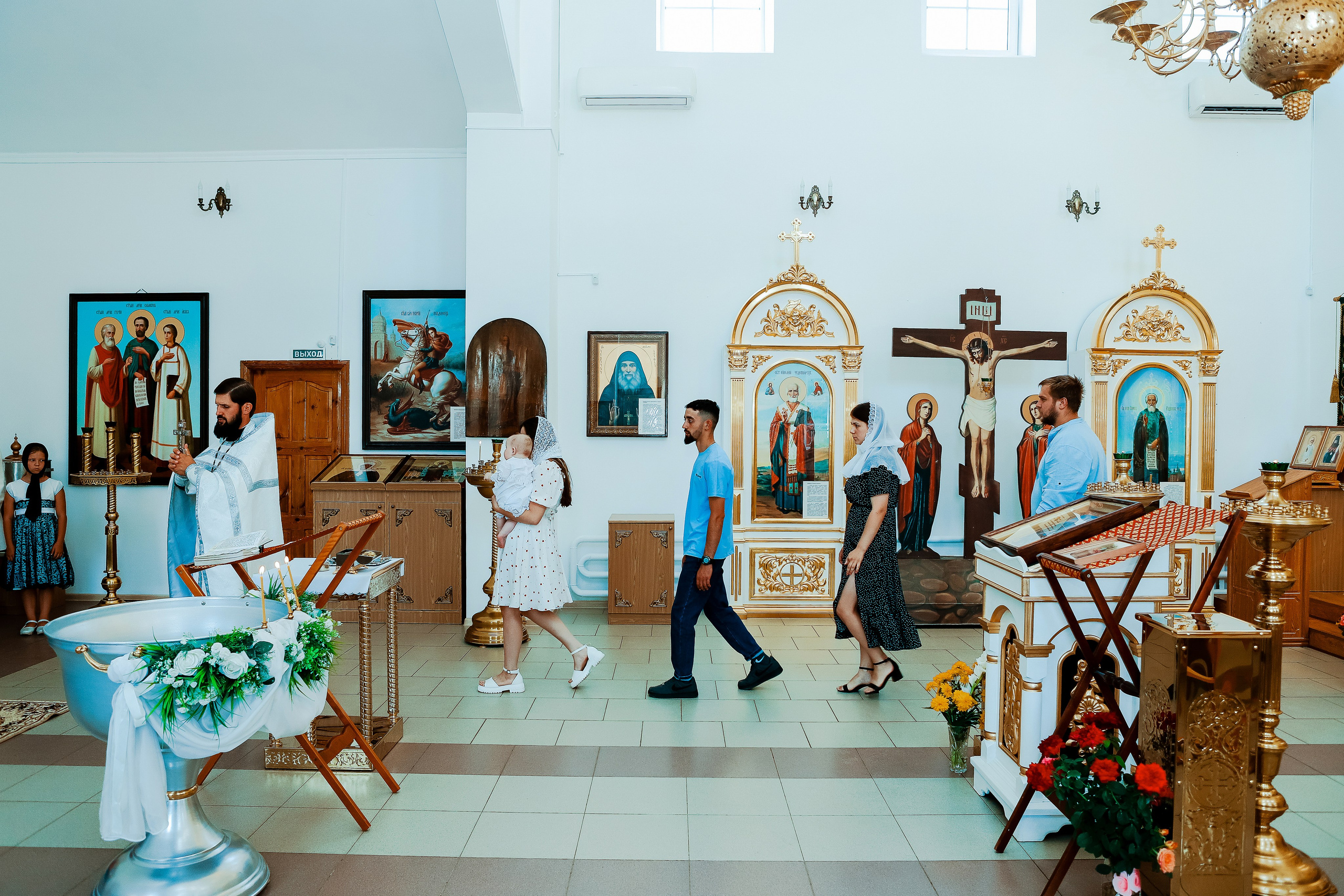 Таинство Крещения Отца и Дочери. Свадебный фотограф Евгения Фролова г. Каменск-Шахтинский, Донецк, Ростов