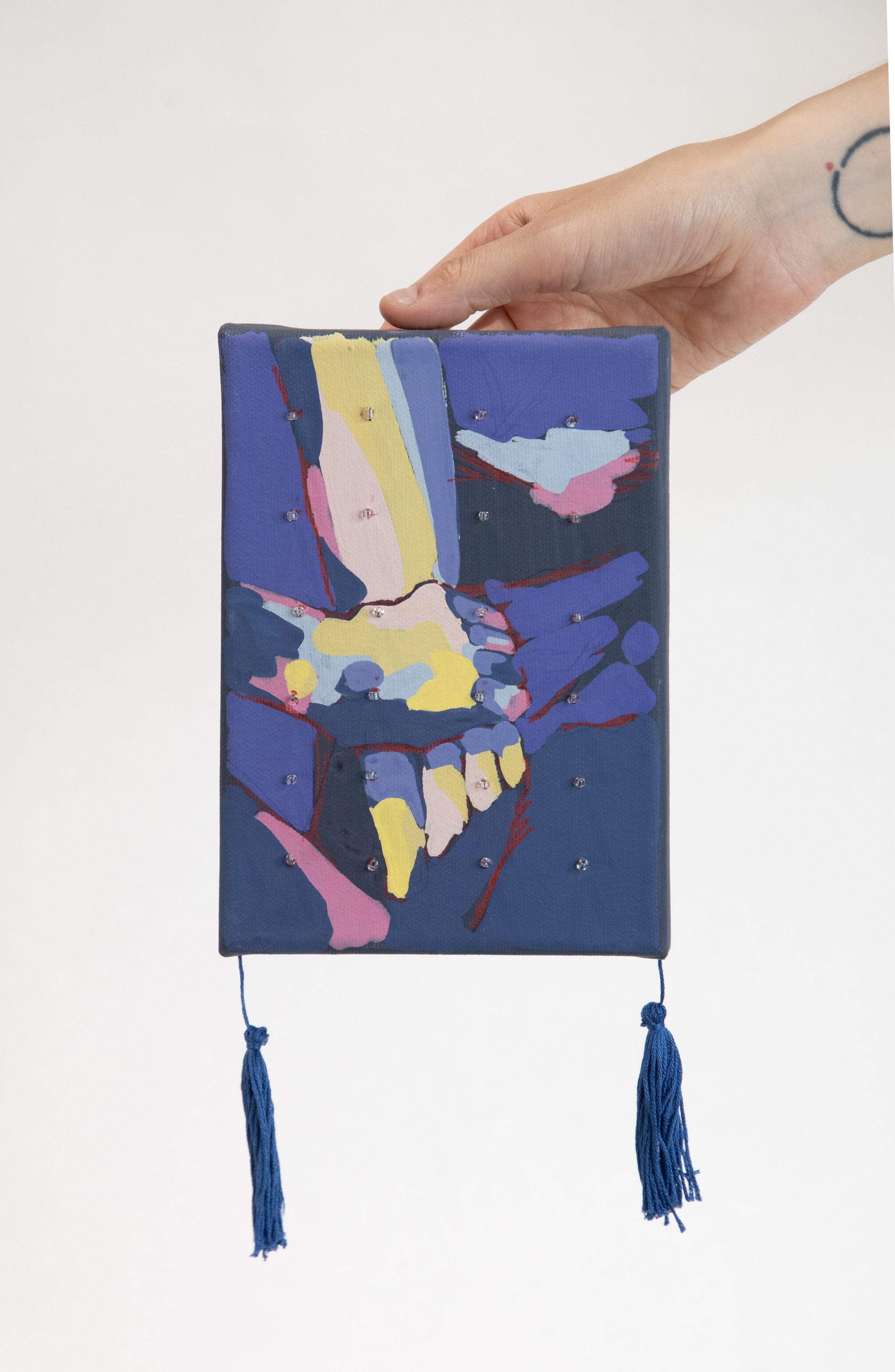 ЧУВСТВО ВАЖНОГО ПРИСУТСТВИЯ. Contemporary artist based in Moscow