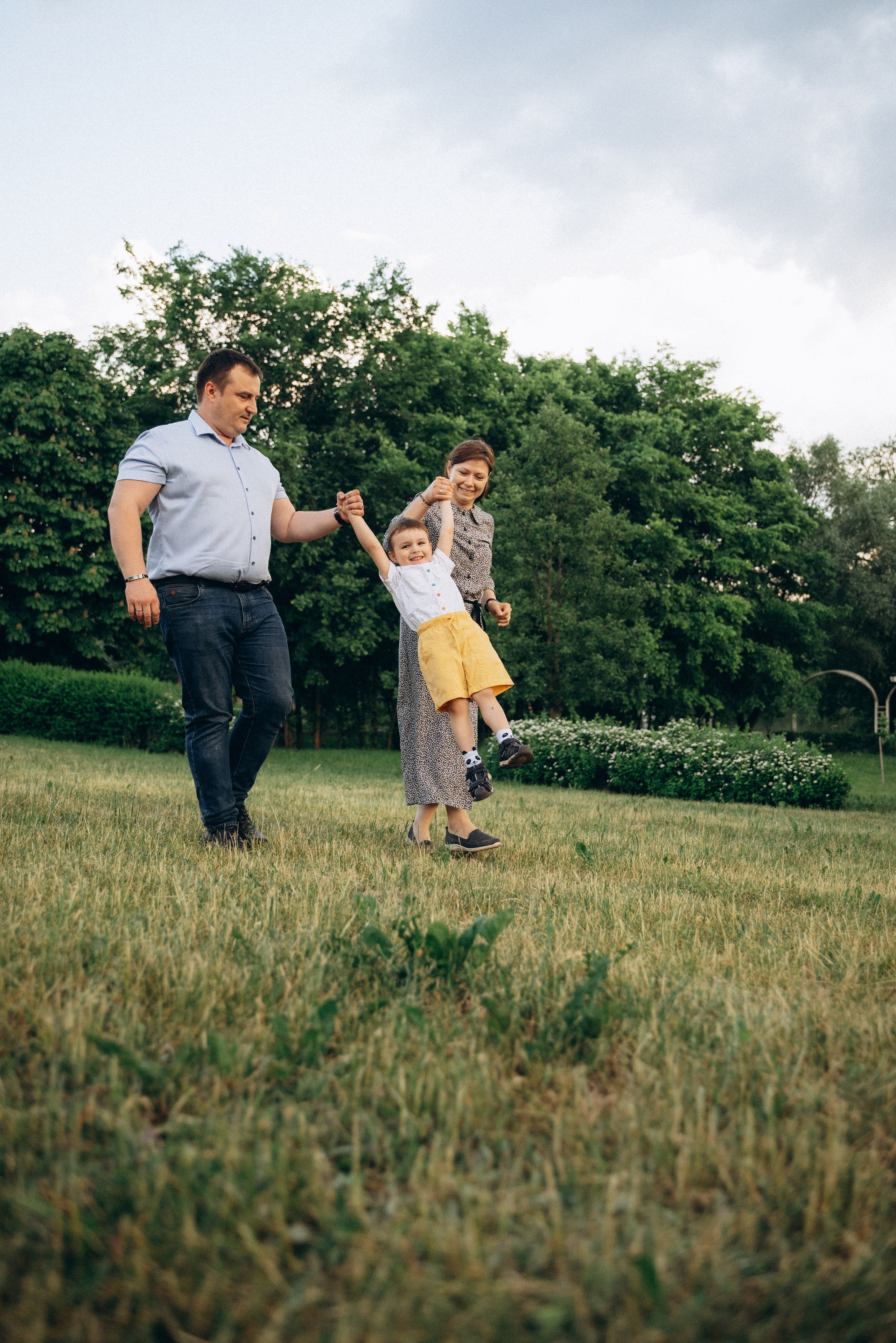 Семейная прогулка в Лошицком парке. Семейный фотограф в Минске Дарья Дреко
