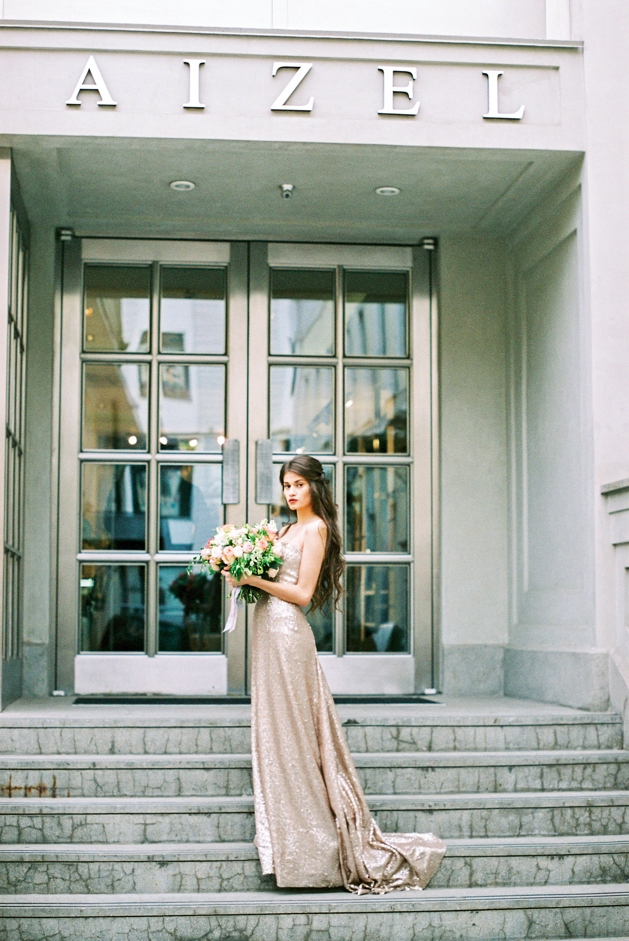 Свадебный фотограф на плёнку Москва, портретный, семейный фотограф на плёночную камеру в Москве