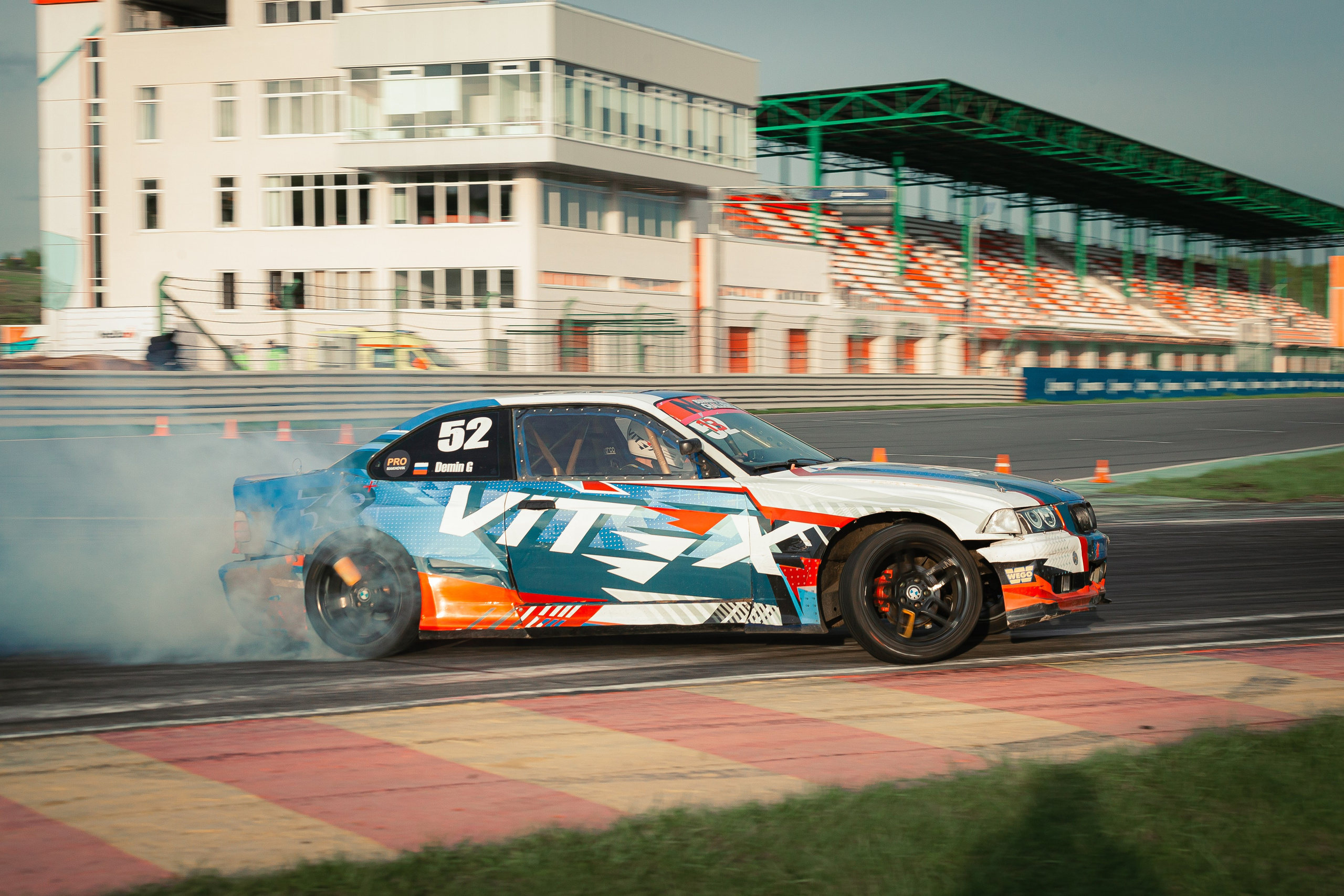 Открытие сезона NotDaily 2024. Леонид Рябов — фотограф в Нижнем Новгороде