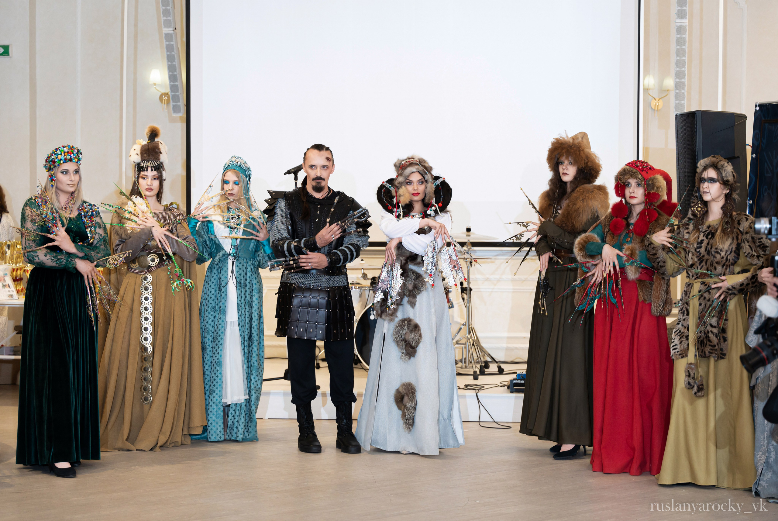 Модный показ. Репортажный фотограф