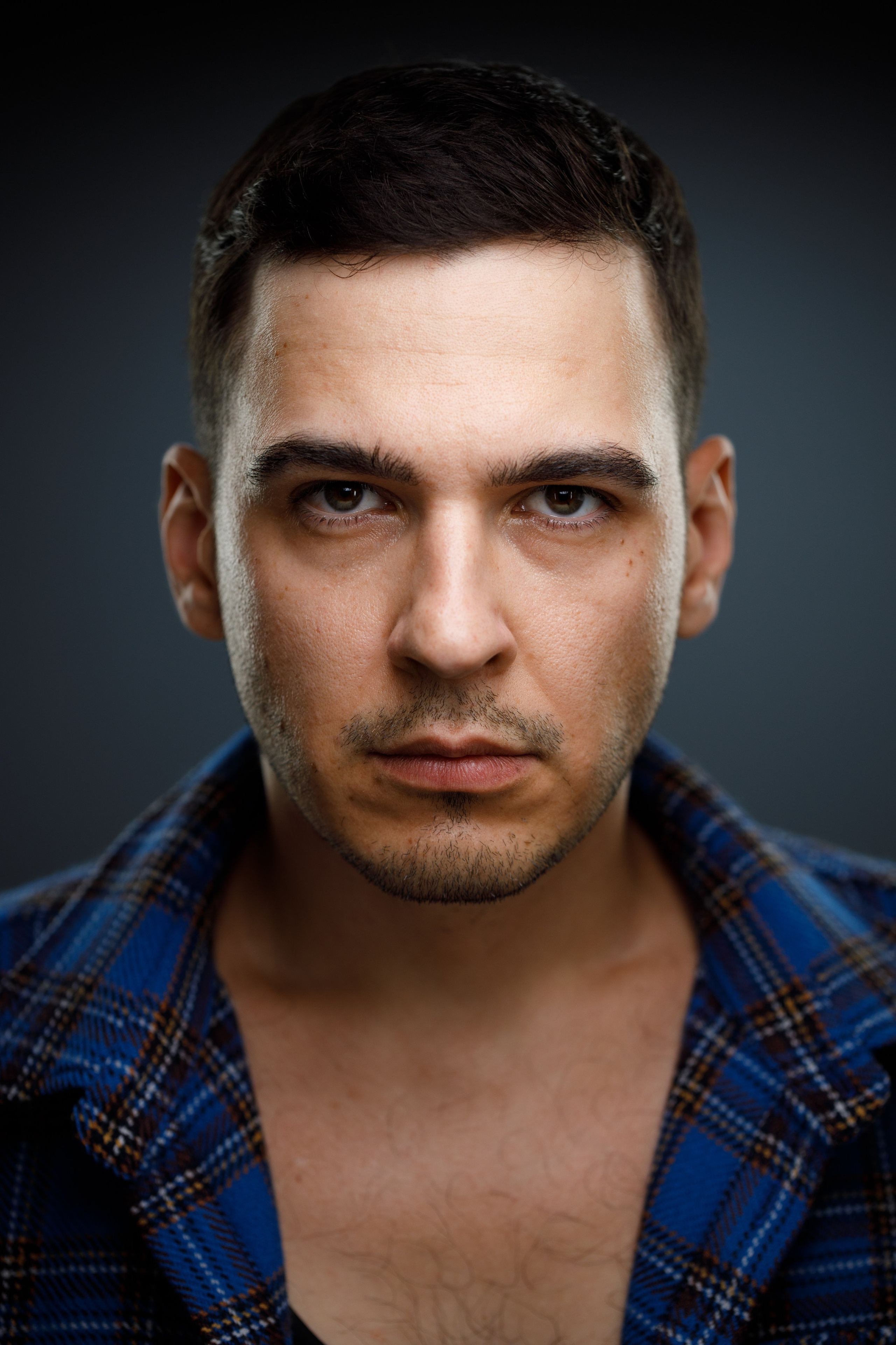 Headshot & portrait session for Arthur. Headshot & portrait photographer Alexei Shendrick