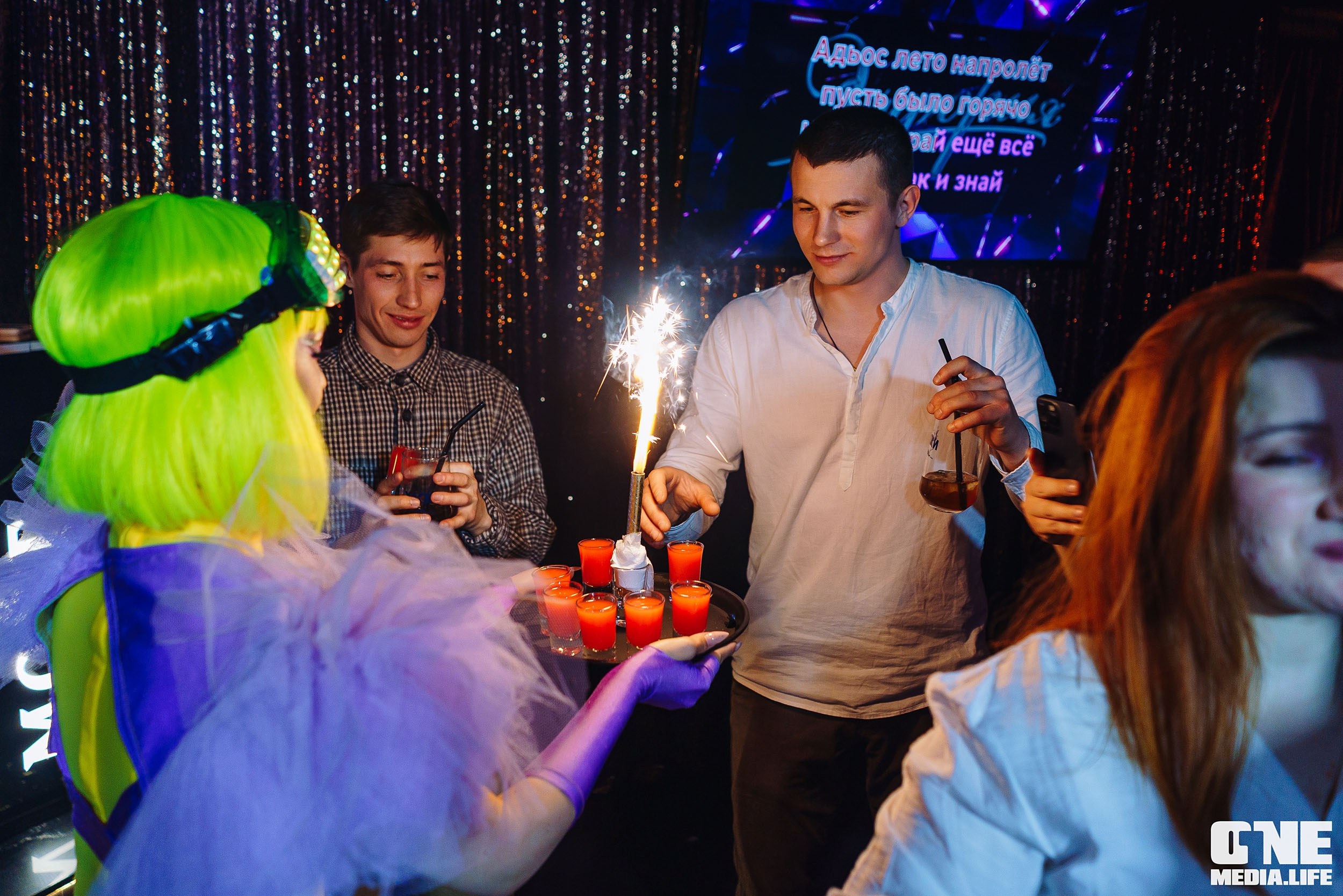 Фоторепортаж из караоке-клуба Эйфория. One Media Life: фоторепортажи, фотоотчеты с мероприятий и заведений