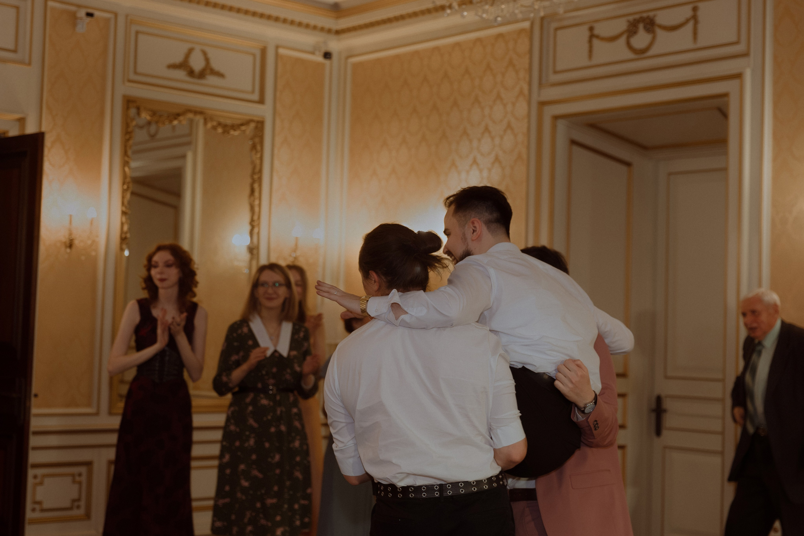 Welcome back to your own dinner party. Фотограф Лия Козловская Минск