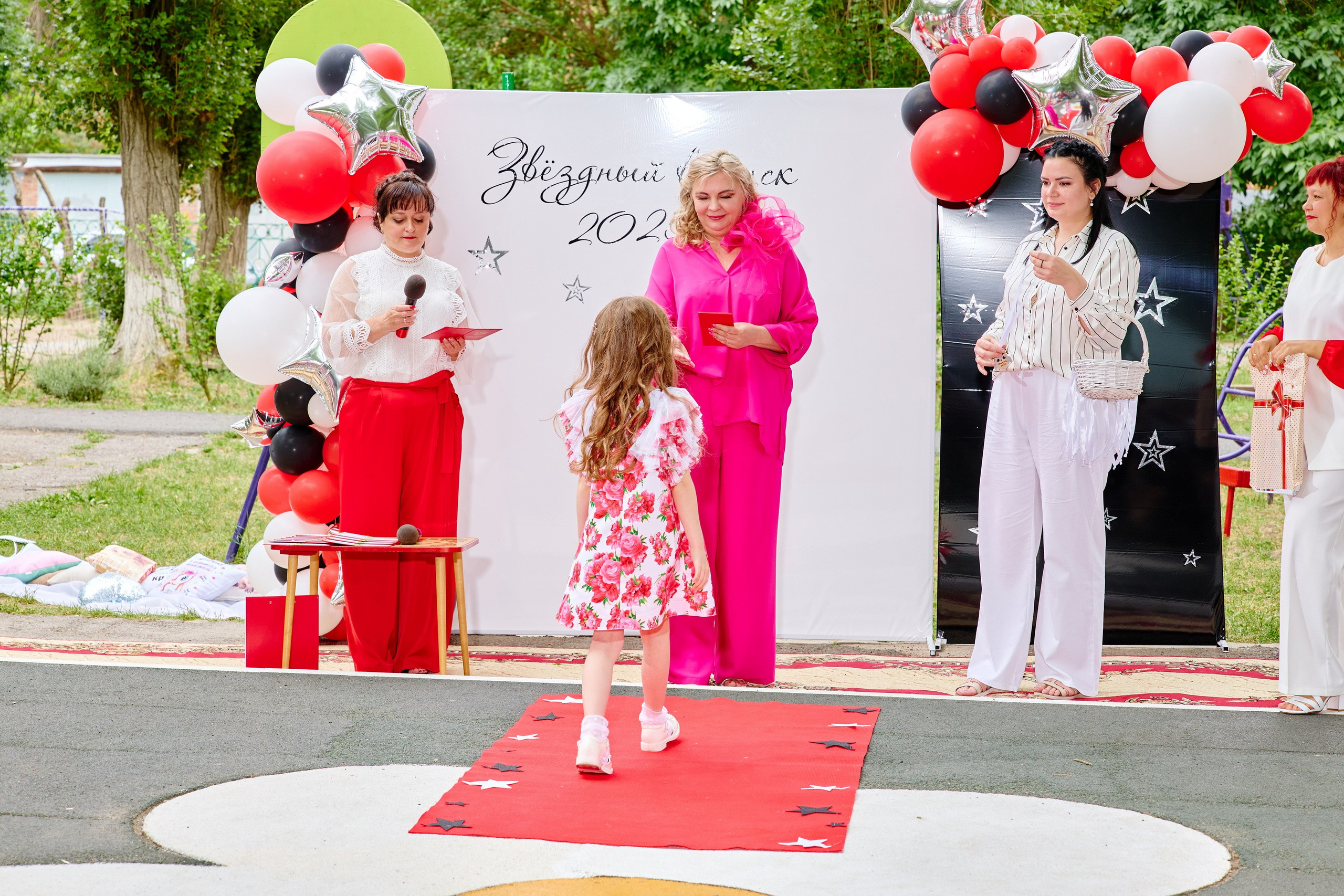 Выпускной 45 сад. Фотограф Выпускные альбомы Таганрог Сергей Коробченко