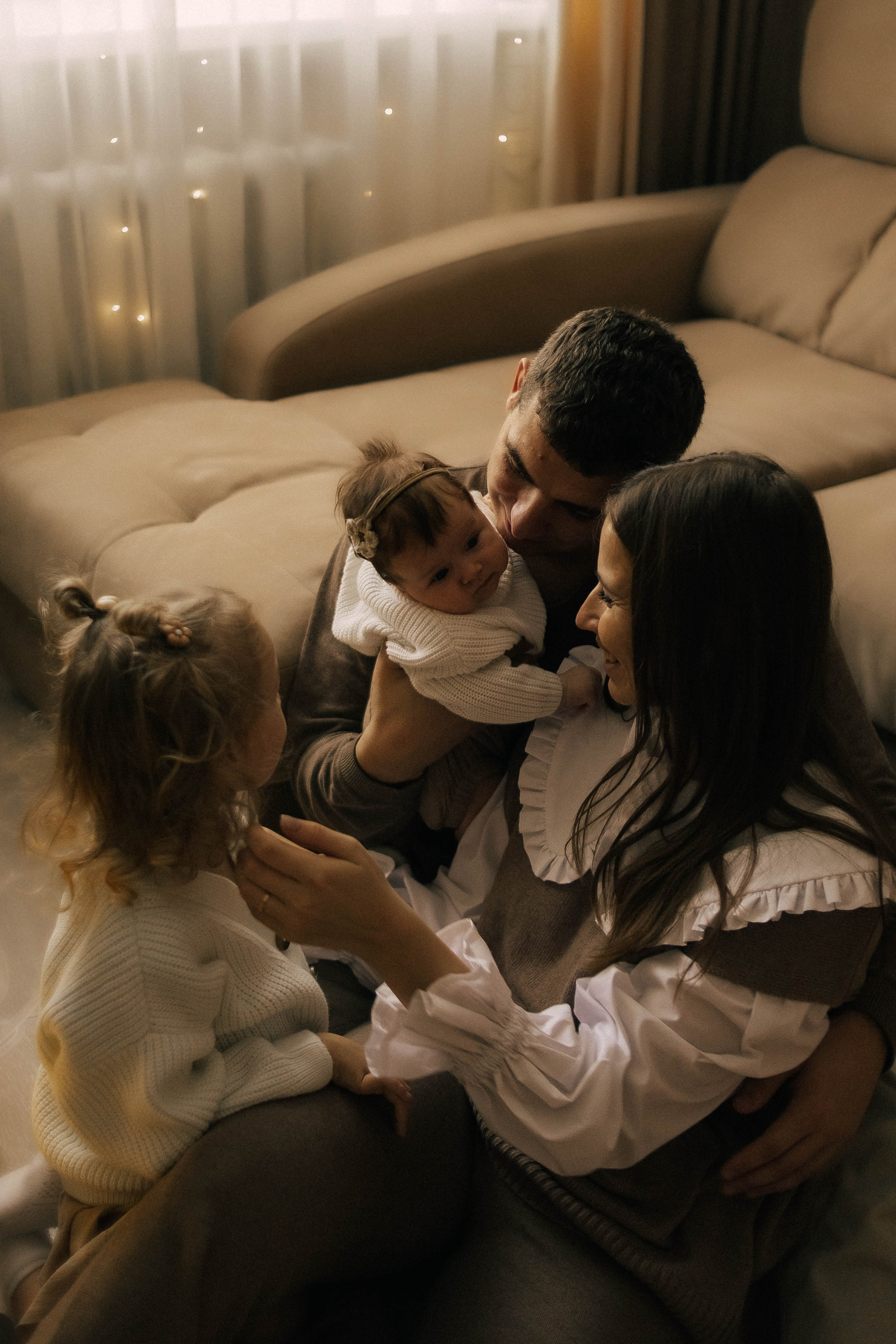 Анастасия, Андрей, Ариша и Анюта. Главная