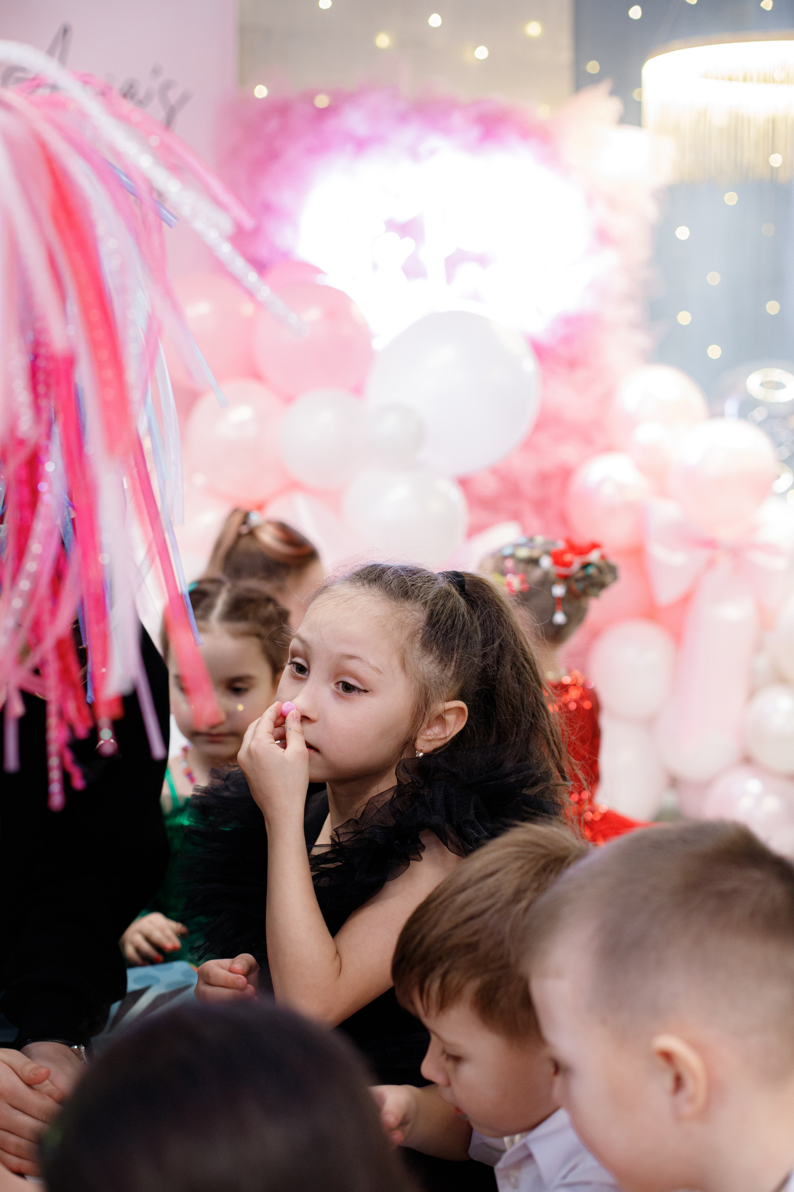 ASIA'S BIRTHDAY PARTY. Photokarish