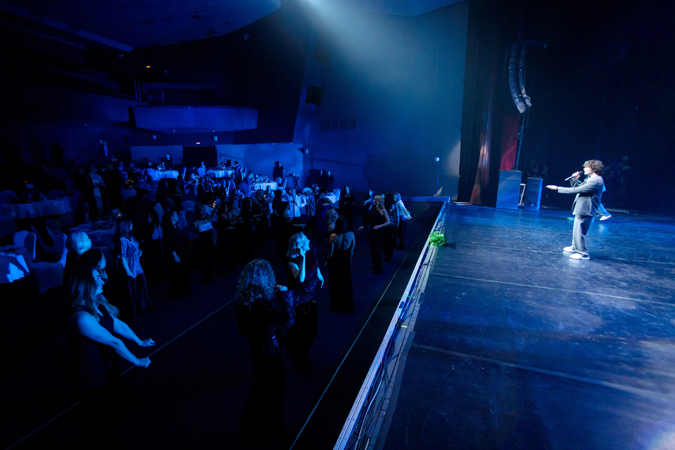 РЕПОРТАЖ: НОВЫЙ ГОД В ДК МЕТАЛЛУРГ. Профессиональный фотограф в Ижевске Леша Петров