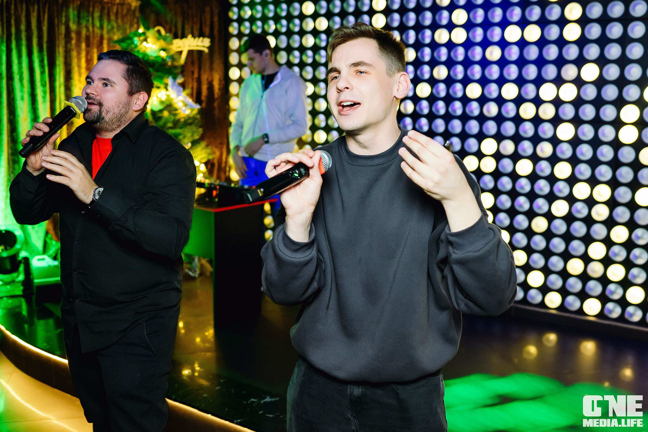 Christmas Karaoke Show в Эйфории. Часть 2. One Media Life: фоторепортажи, фотоотчеты с мероприятий и заведений