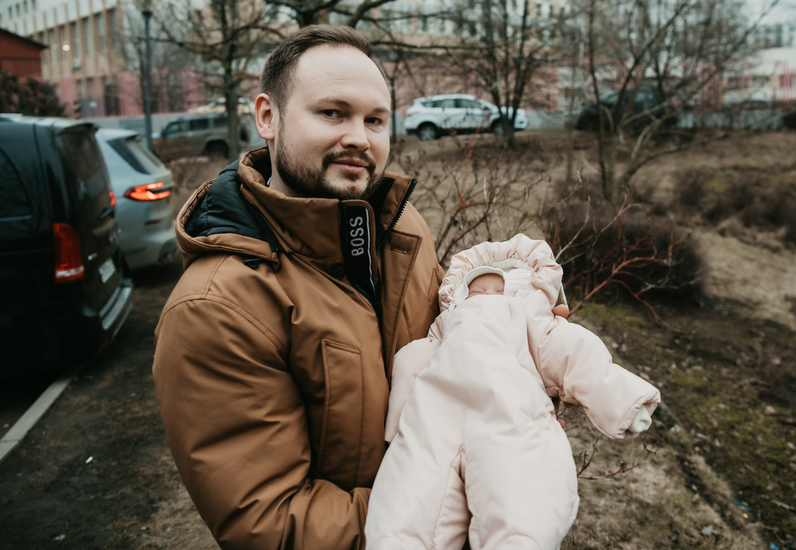Выписка малышки. Мать и дитя на Севастопольском. Фотограф на выписку из роддома в Москве и МО