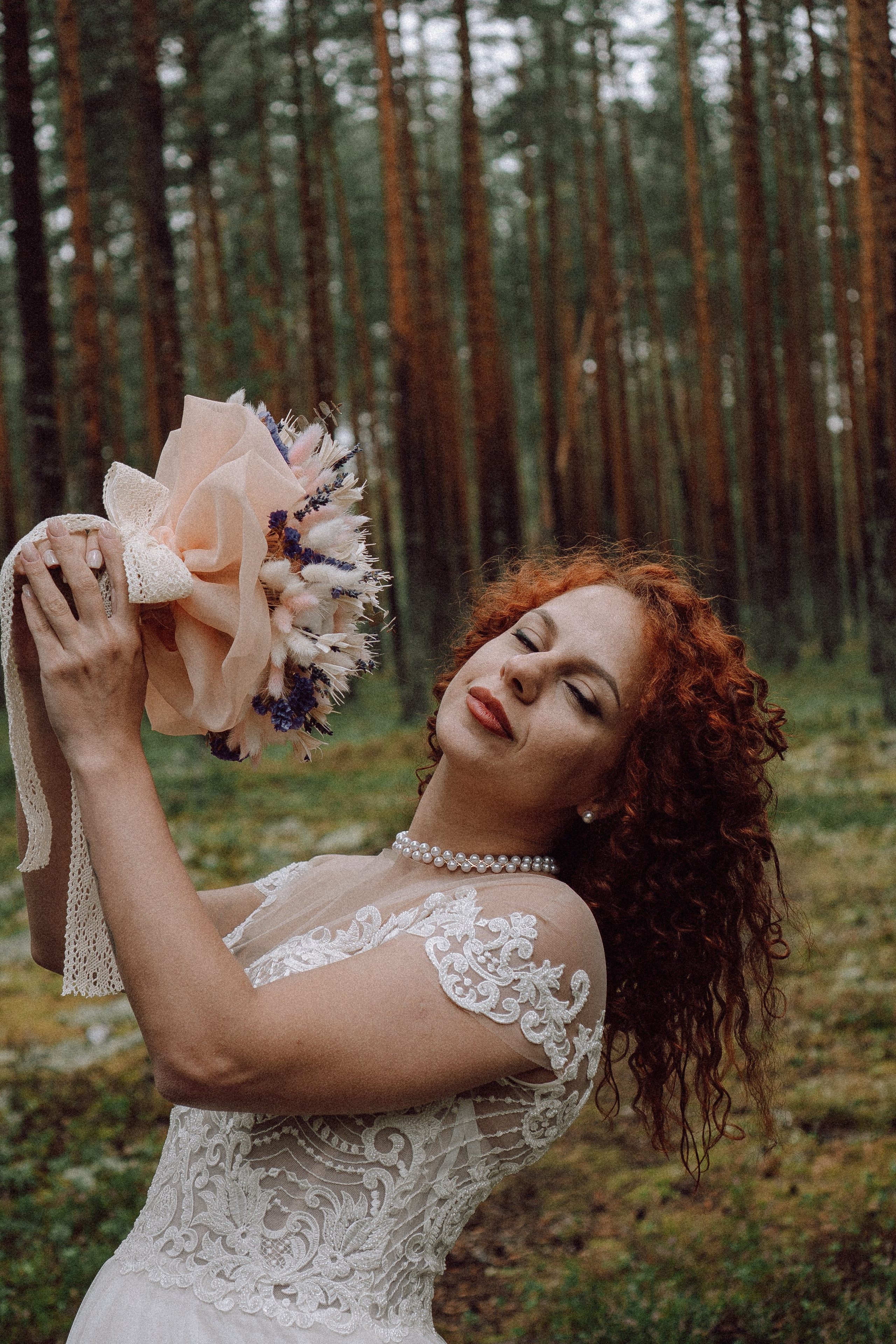 СВАДЕБНАЯ ФОТОСЕССИИЯ ПАРЫ В ГОРОДЕ ПРИОЗЕРСК В СОСНОВОМ ЛЕСУ И С ПИКАПОМ. Профессиональный фотограф, Санкт-Петербург — Виктория Богомолова