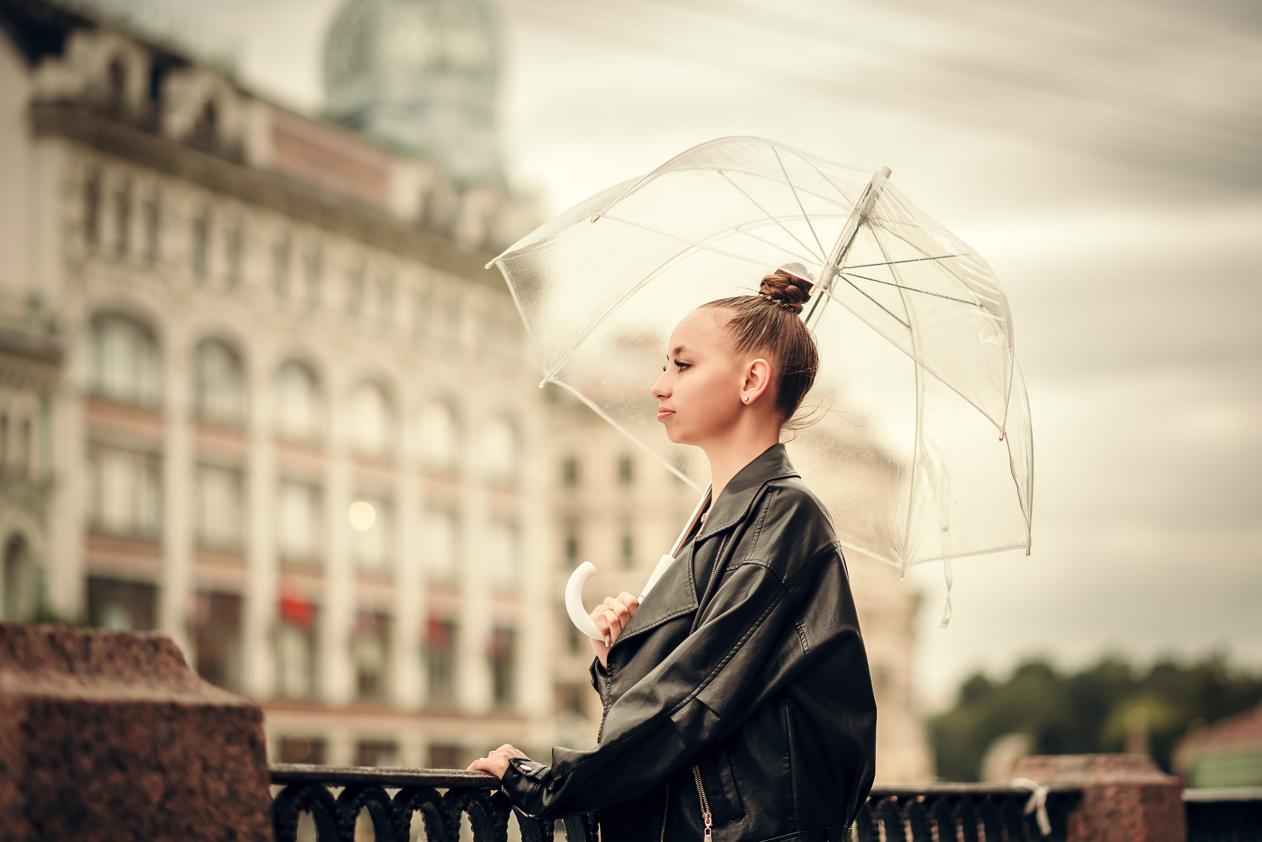 Вика и Никита, летняя фотосессия на Исаакиевской площади. Фотограф в Санкт- Петербурге Мария Золотарь