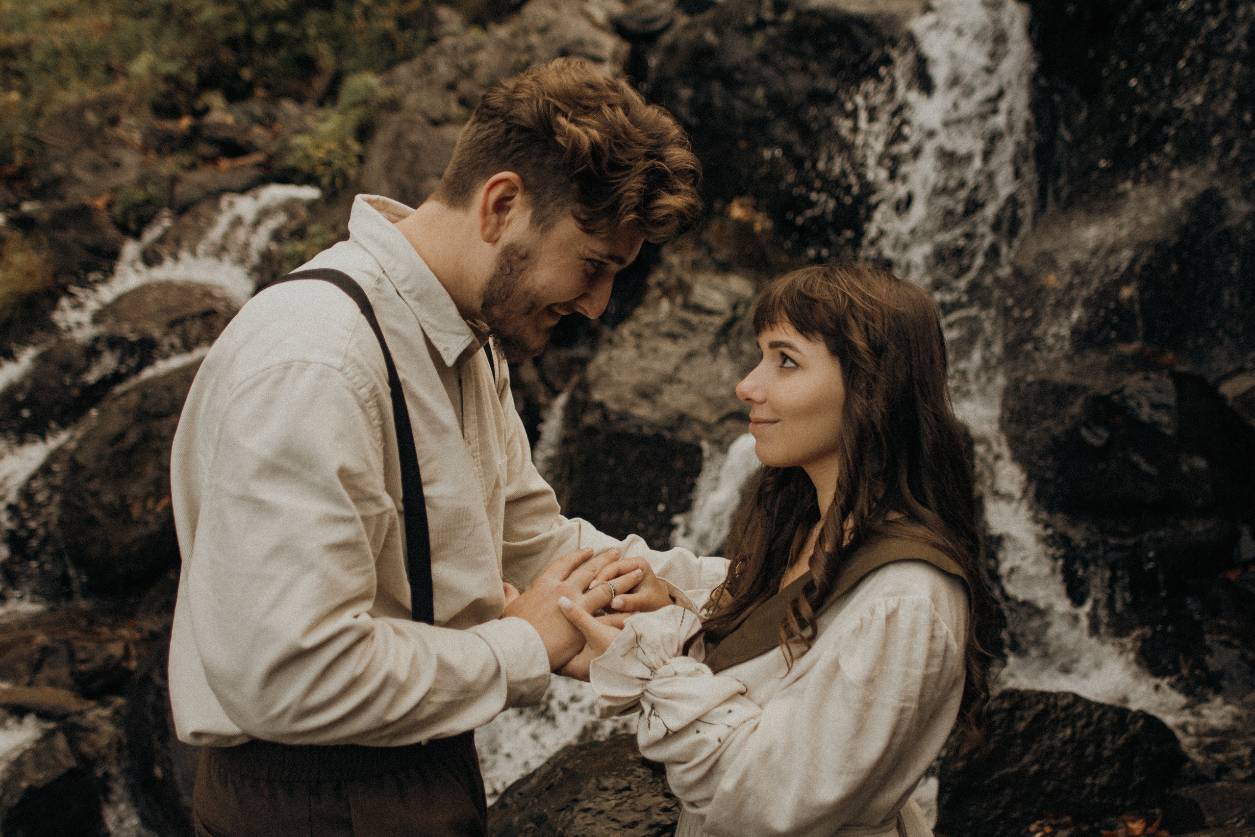 Клятва у водопада. Фотограф Сочи. Екатерина Афанасьева